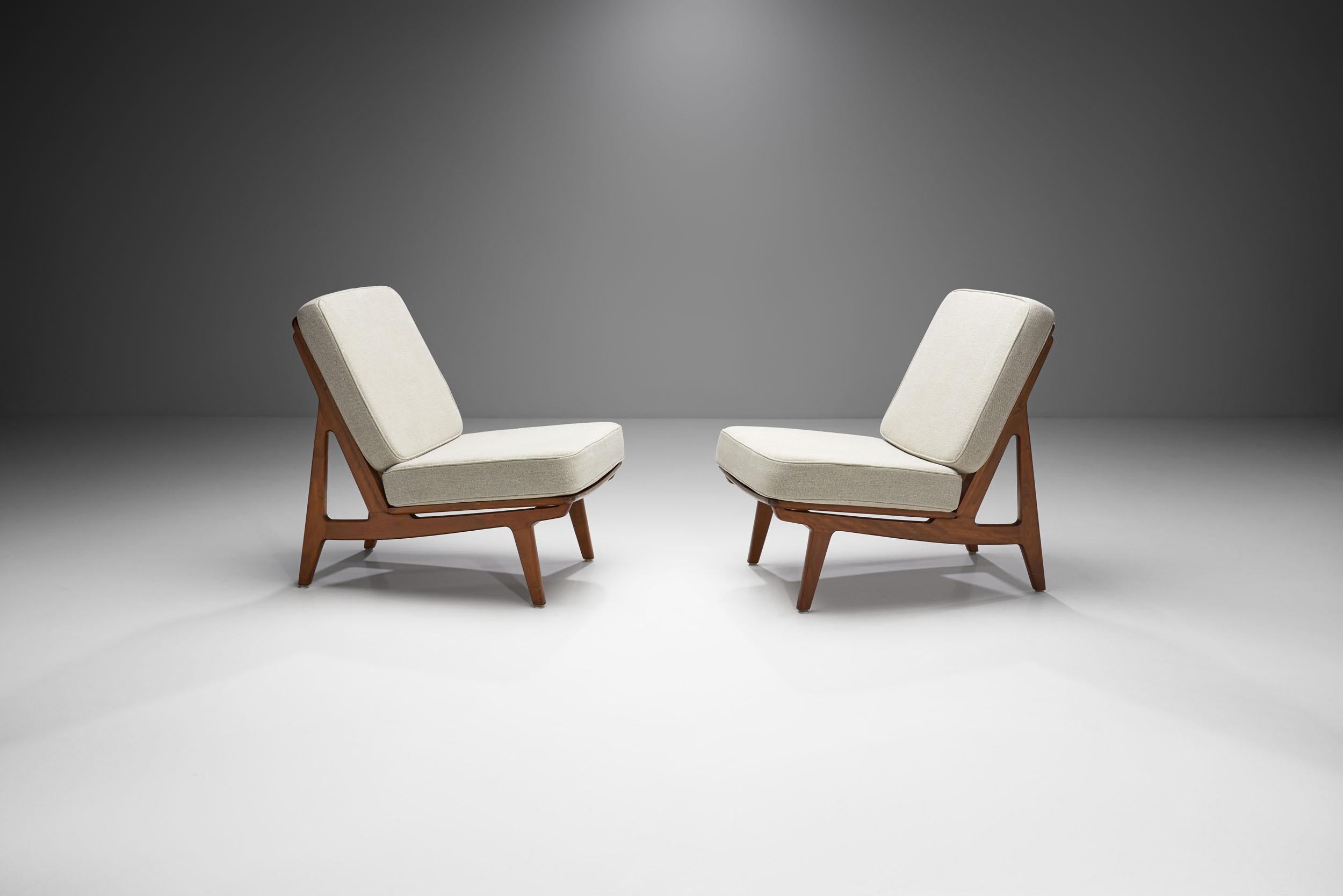 Danish Pair of FD 172 Slipper Chairs by Peter Hvidt and Orla Mølgaard, Denmark, 1960s