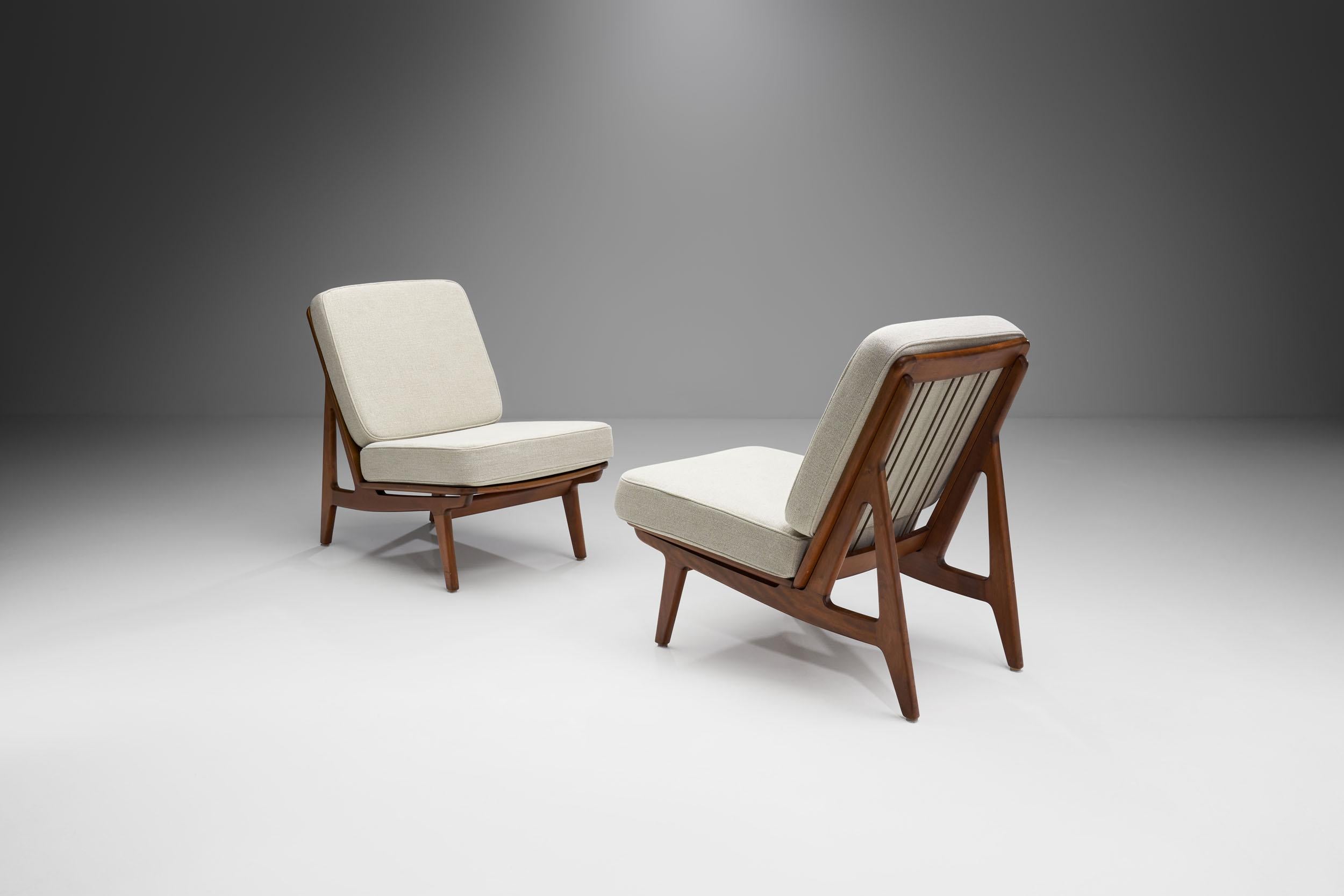 Mid-20th Century Pair of FD 172 Slipper Chairs by Peter Hvidt and Orla Mølgaard, Denmark, 1960s