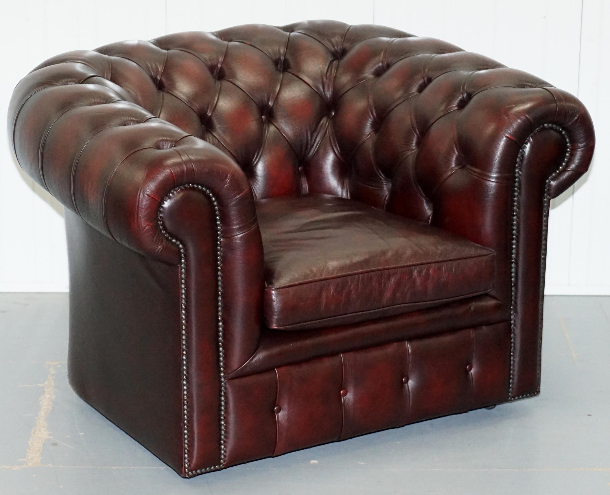 We are delighted to offer for sale this lovely pair of handmade in England Chesterfield oxblood Scottish leather club armchairs with feather filled cushions

A good looking and well made pair from the Traditional Chesterfield company, they use
