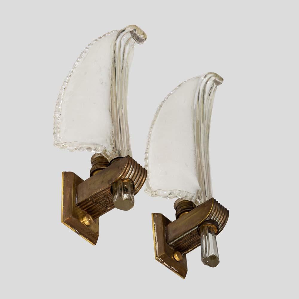 Mid-Century Modern Pair of Feather shaped glass sconces Murano glass by Tomaso Buzzi  For Sale
