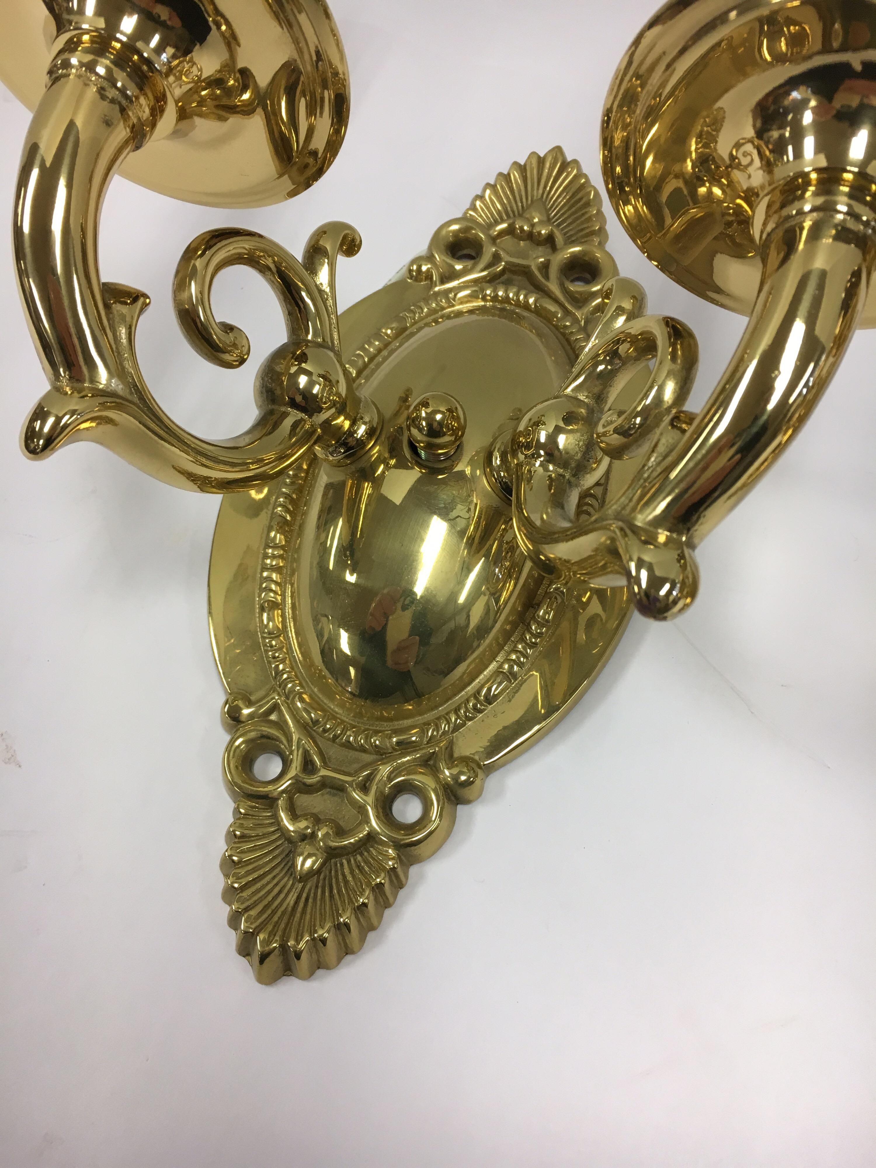Pair of Federal Federalist Two- Light Brass Sconces In Good Condition In West Hartford, CT