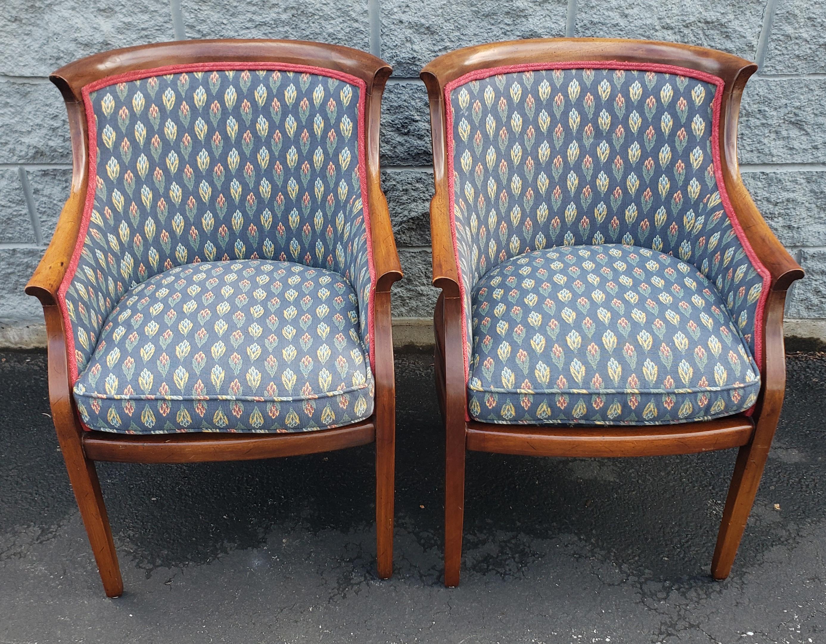 A Pair of Federal Style mahogany barrel-back upholstered seat and back armchairs. 
Very good vintage condition. Double layer seat. Very comfortable seat and upholstery in great shape.
Measures 23.25