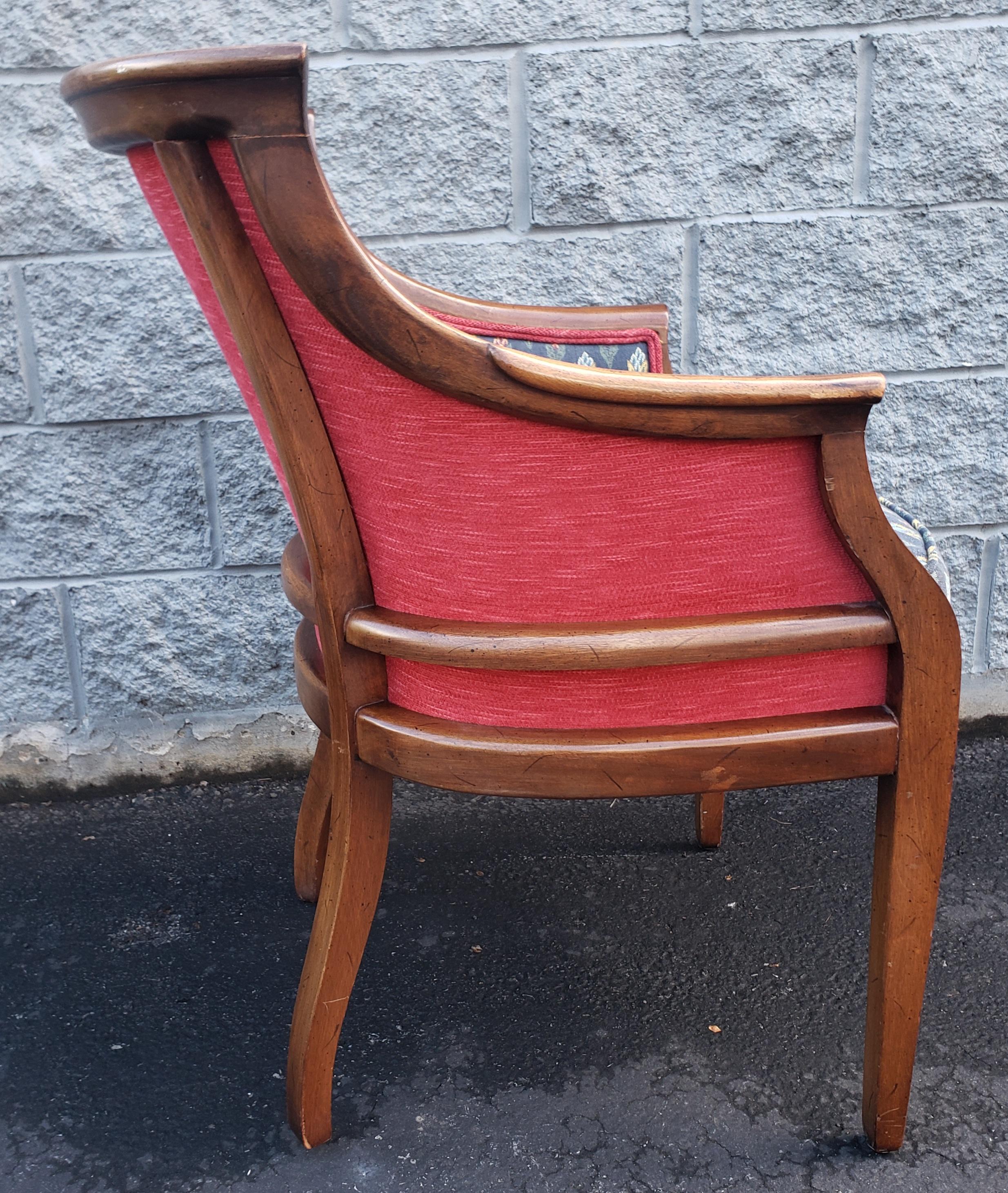 20th Century Pair of Federal Style Mahogany Barrel-Back Upholstered Seat and Back Armchairs