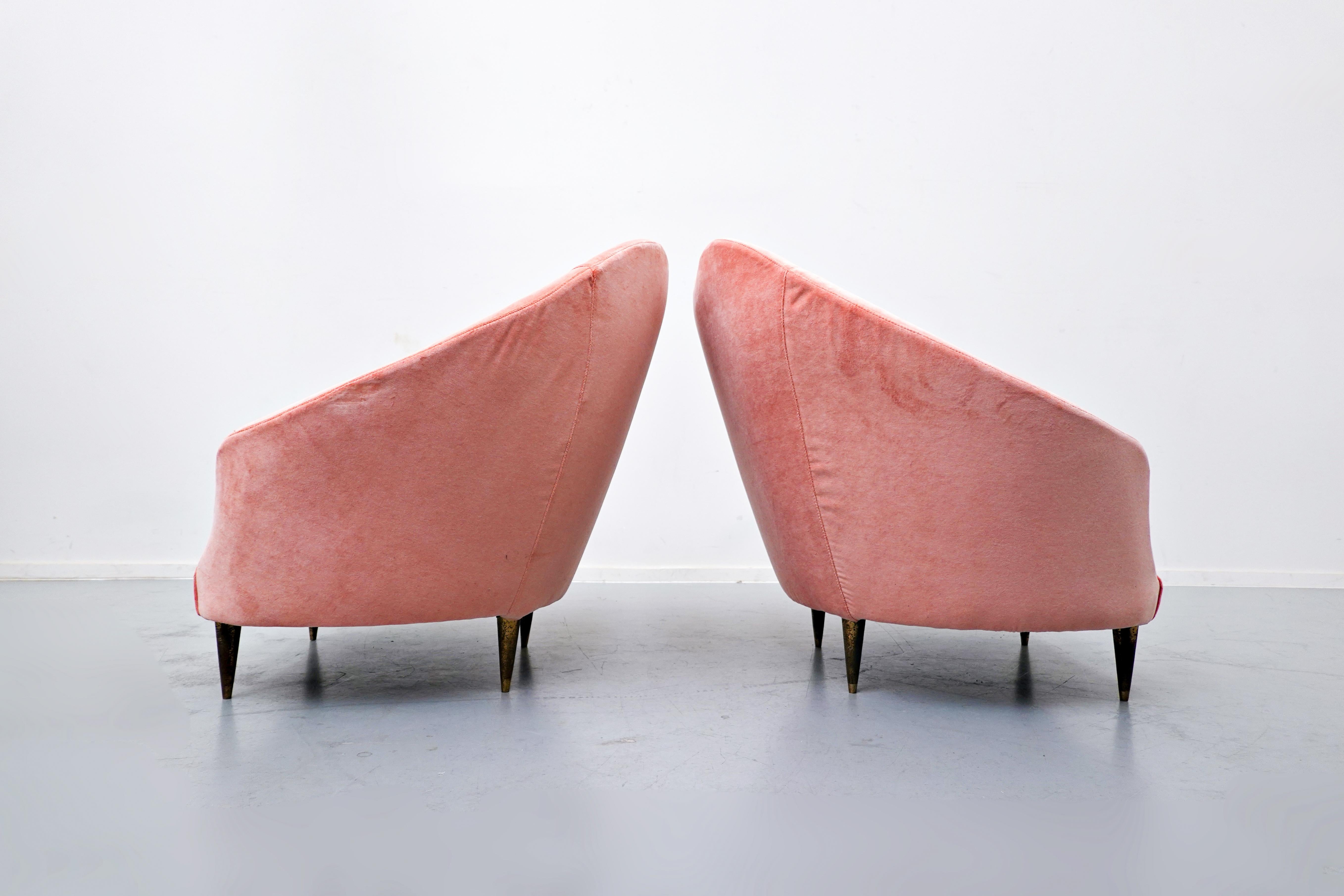 Pair of Italian Mid-Century Armchairs by Federico Munari, 1950s - Reupholstered In Good Condition In Brussels, BE