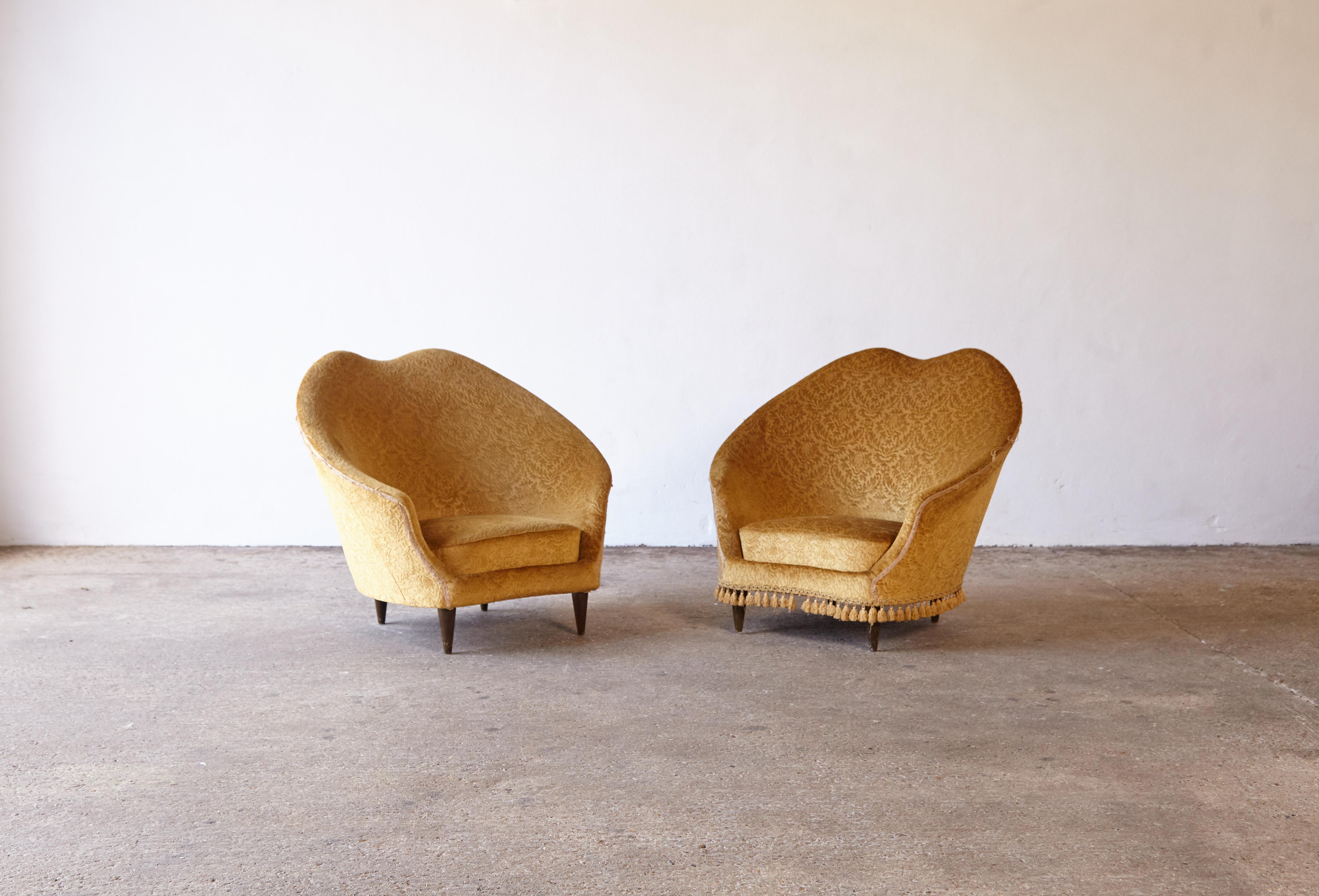 Mid-Century Modern Pair of Federico Munari Lounge Chairs, for Reupholstery, Italy, 1950s