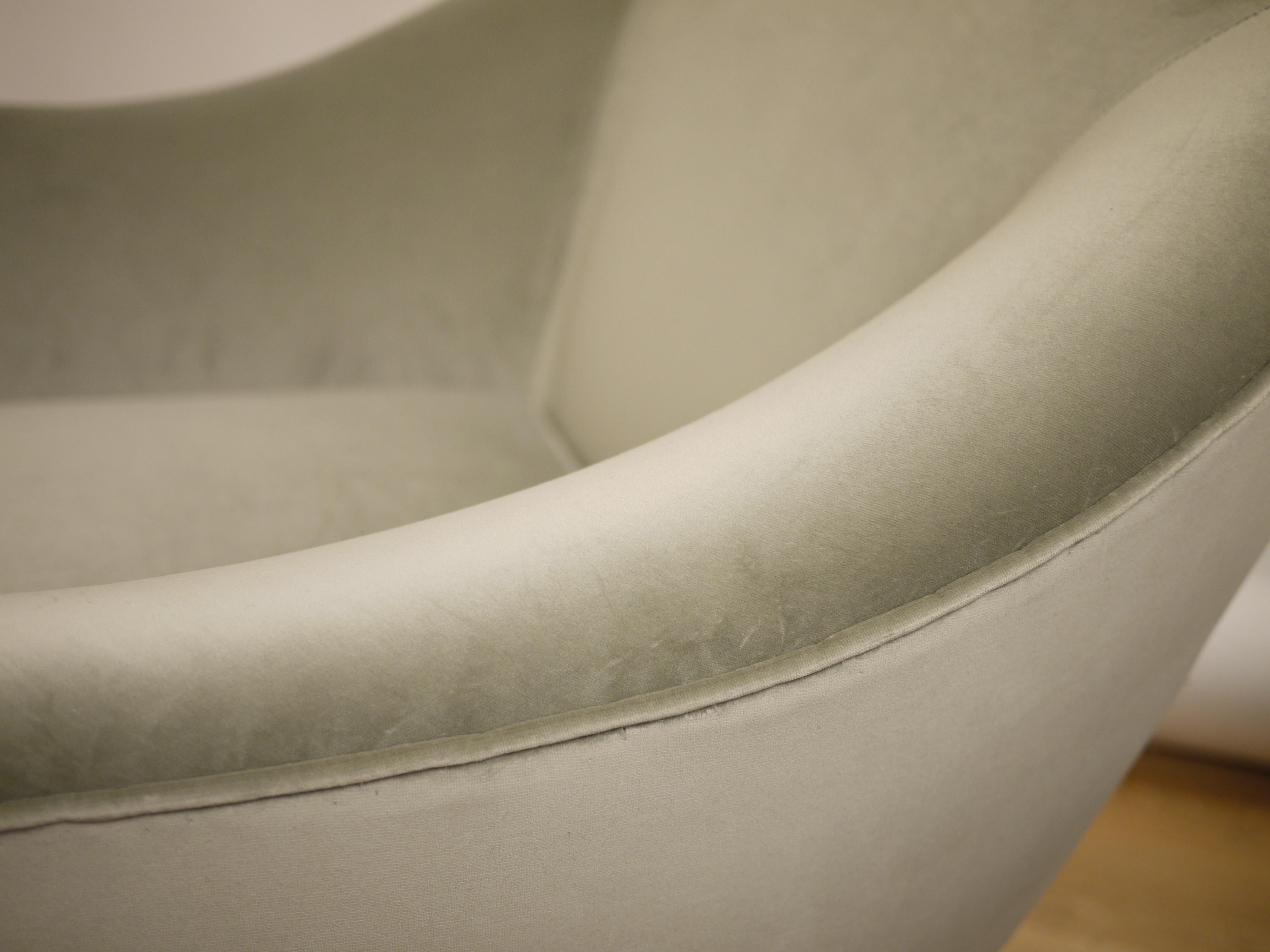 Pair of Federico Munari Mid-Century Modern Gray Velvet Armchairs for Isa 4