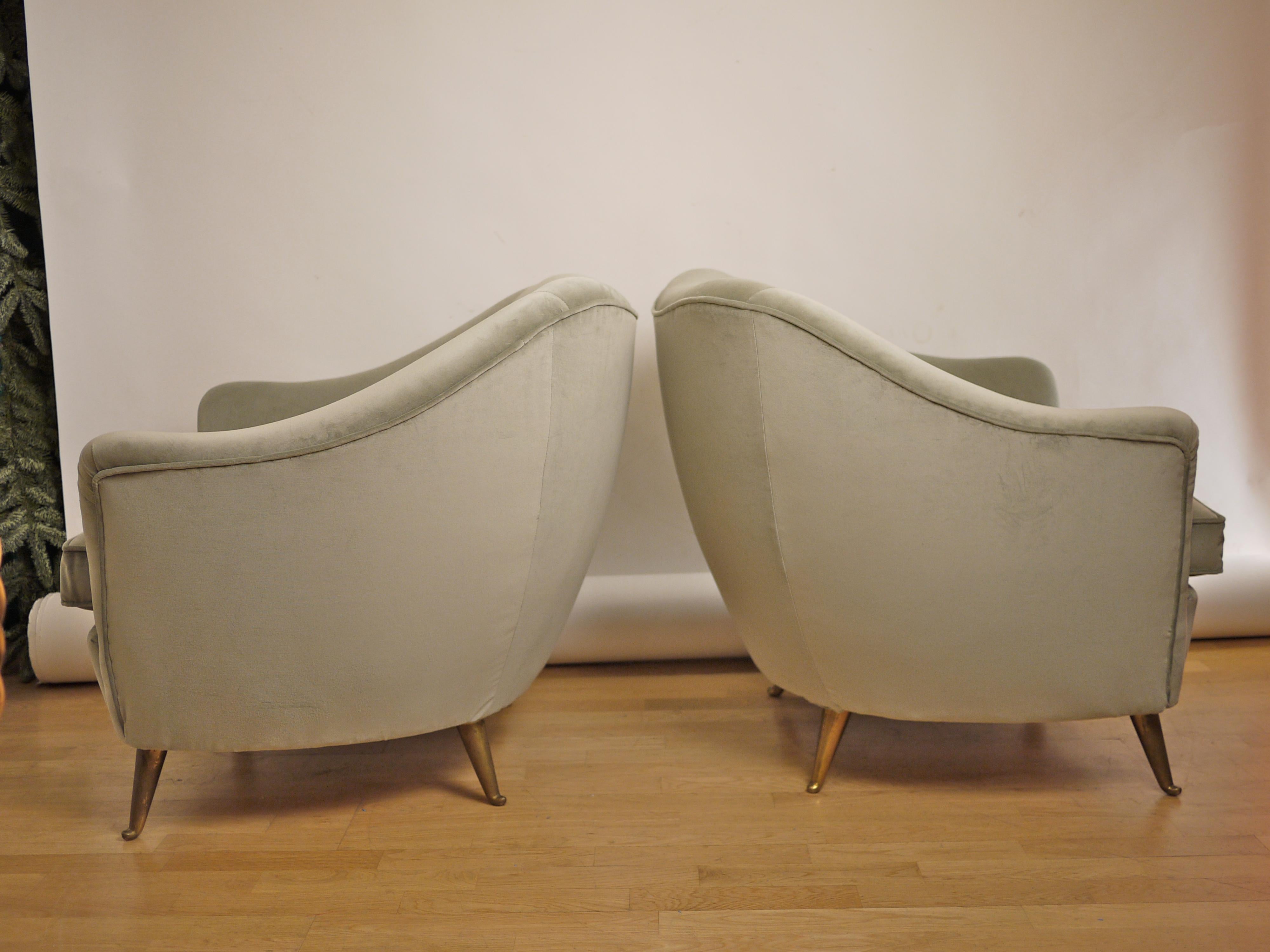 Mid-20th Century Pair of Federico Munari Mid-Century Modern Gray Velvet Armchairs for Isa