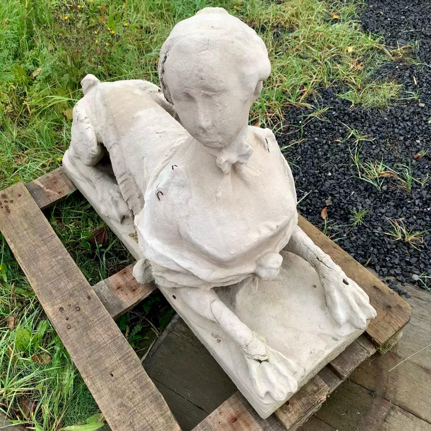 Limestone Pair of Female Sphinx Statues in Carved Stone – 19th Century For Sale