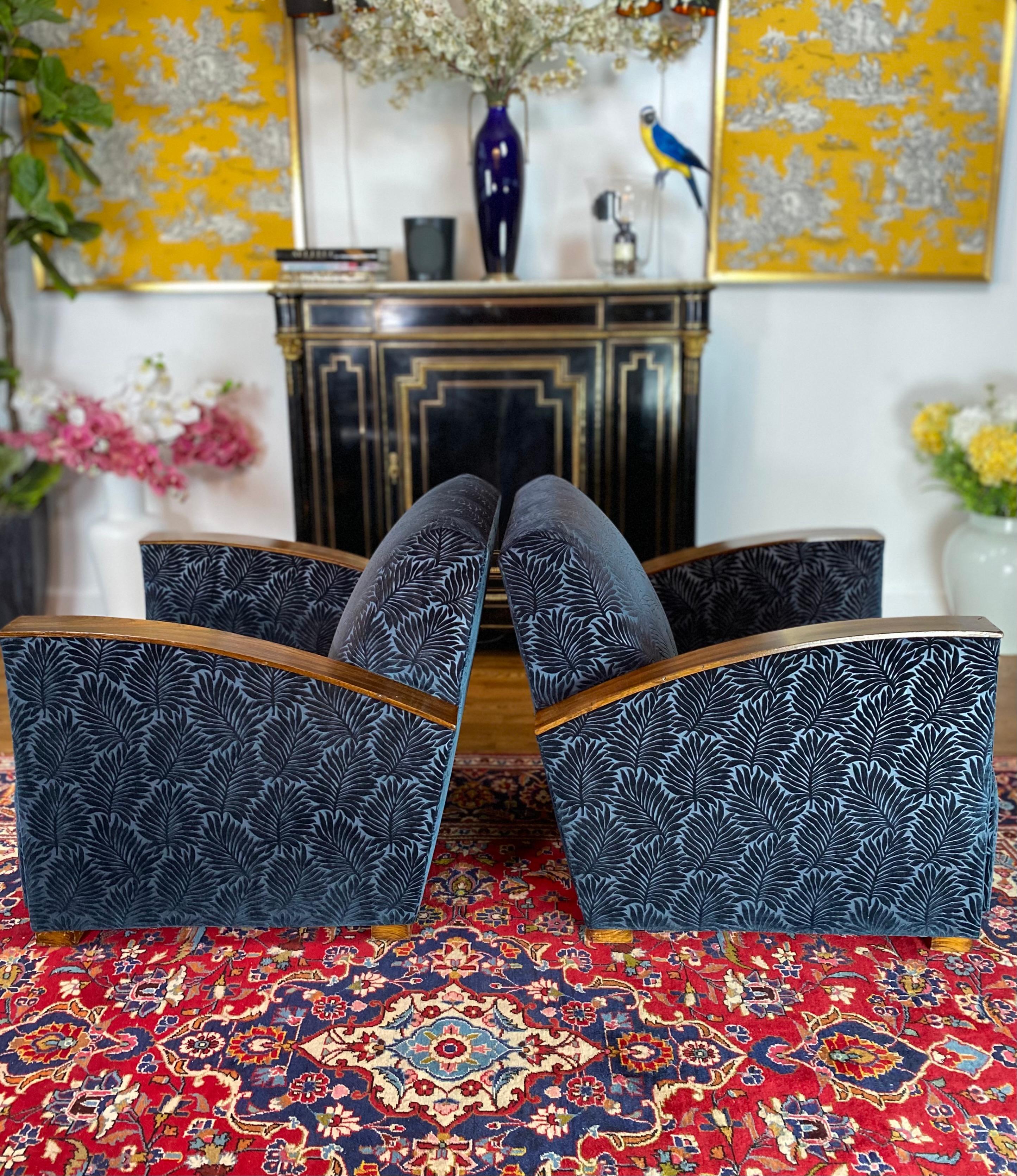 French Pair of Fench Art Deco Club Chairs, Blue Velvet Nobilis, France, circa 1930s For Sale