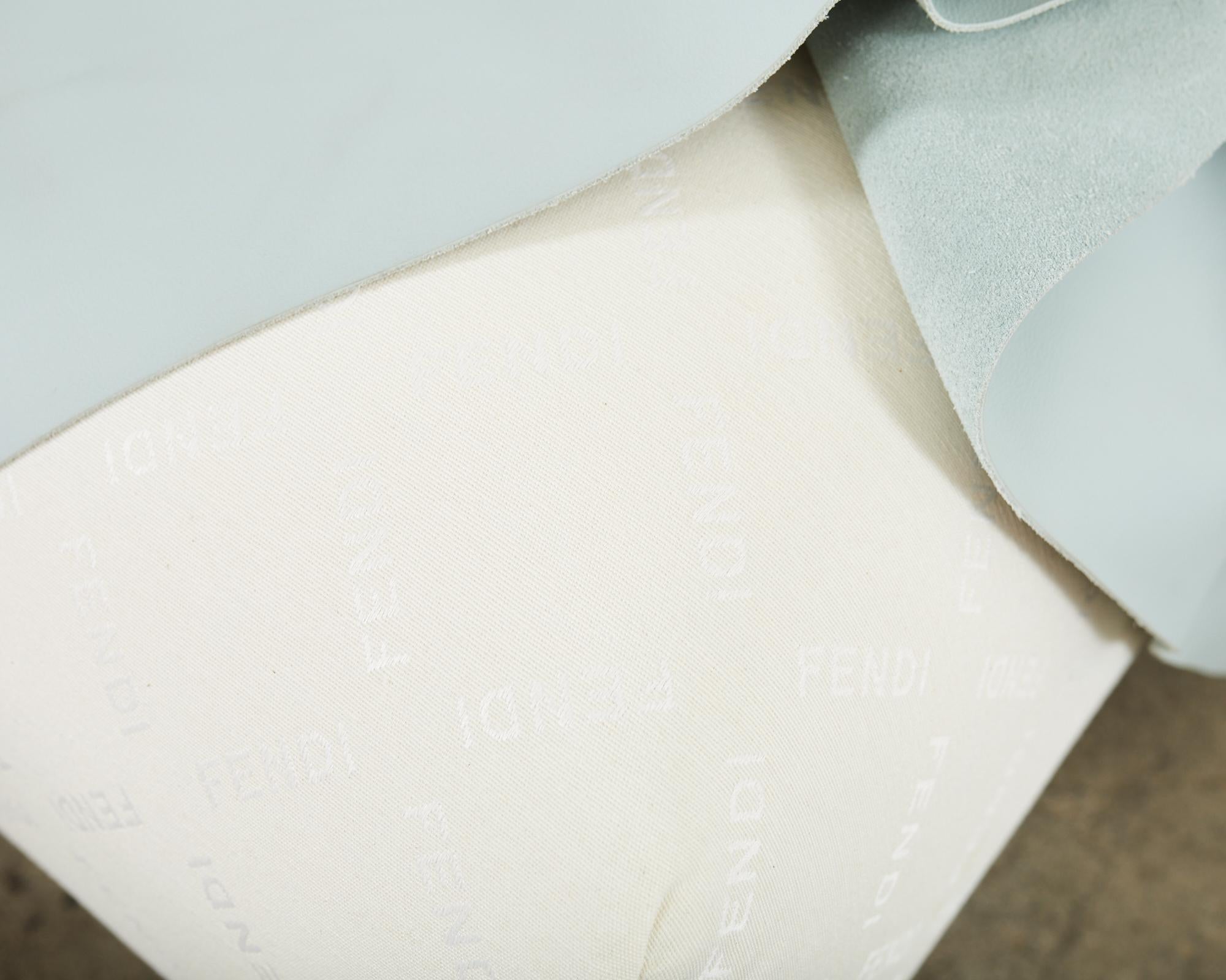 Pareja de tumbonas Tunica de piel azul ártico de Fendi Casa  en venta 9