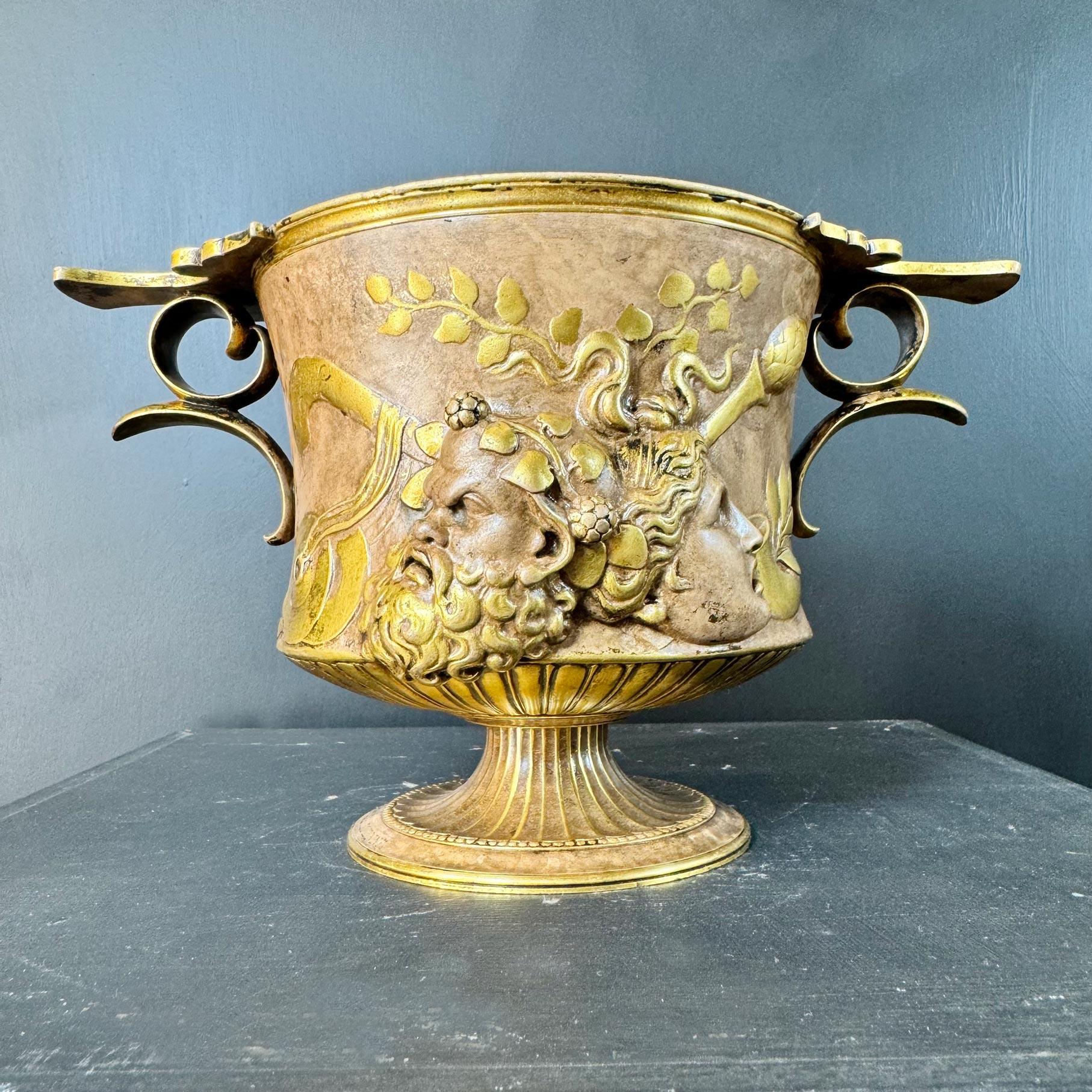 Coppia di urne in bronzo Borghese con manico basso di Ferdinand Barbedienne in vendita 5