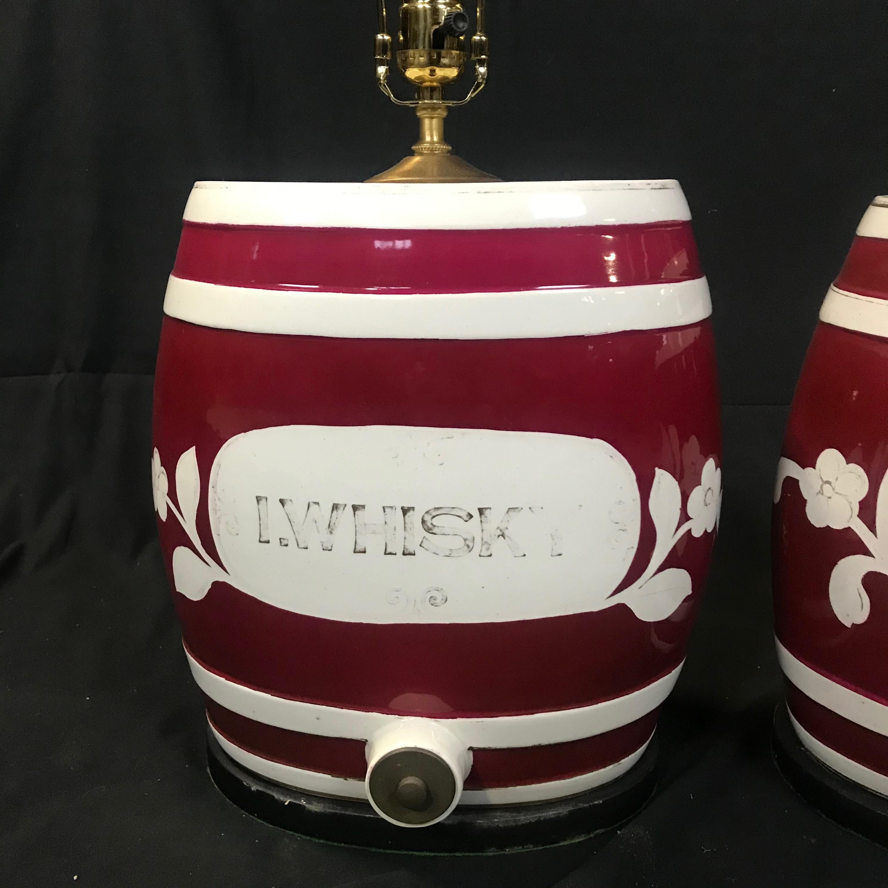 Pair of Festive British Ceramic Spirit Barrel Lamps In Good Condition In Hopewell, NJ