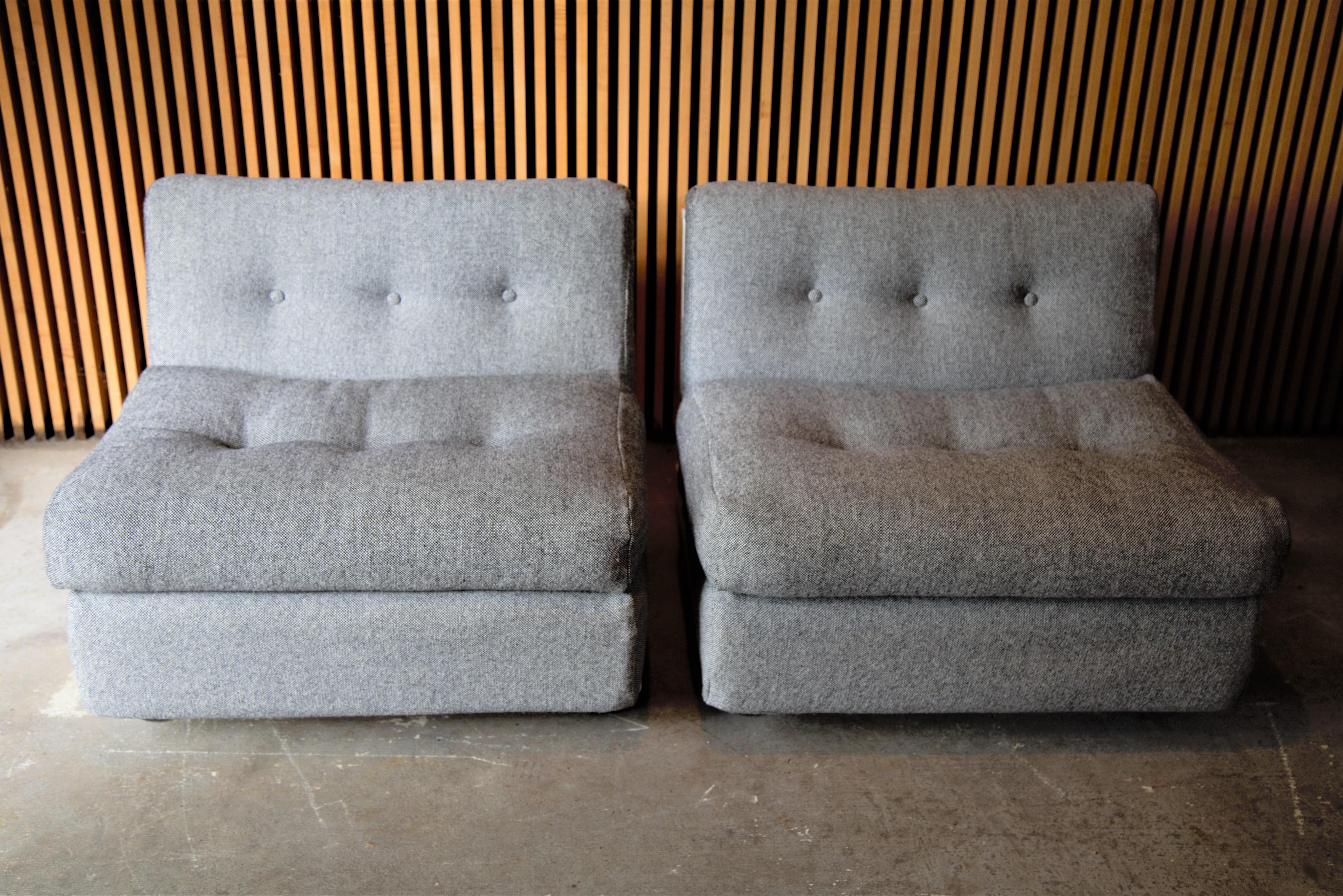 Mid-Century Modern Pair of Fiberglass Amanta Chairs designed by Mario Bellini for B&B Italia