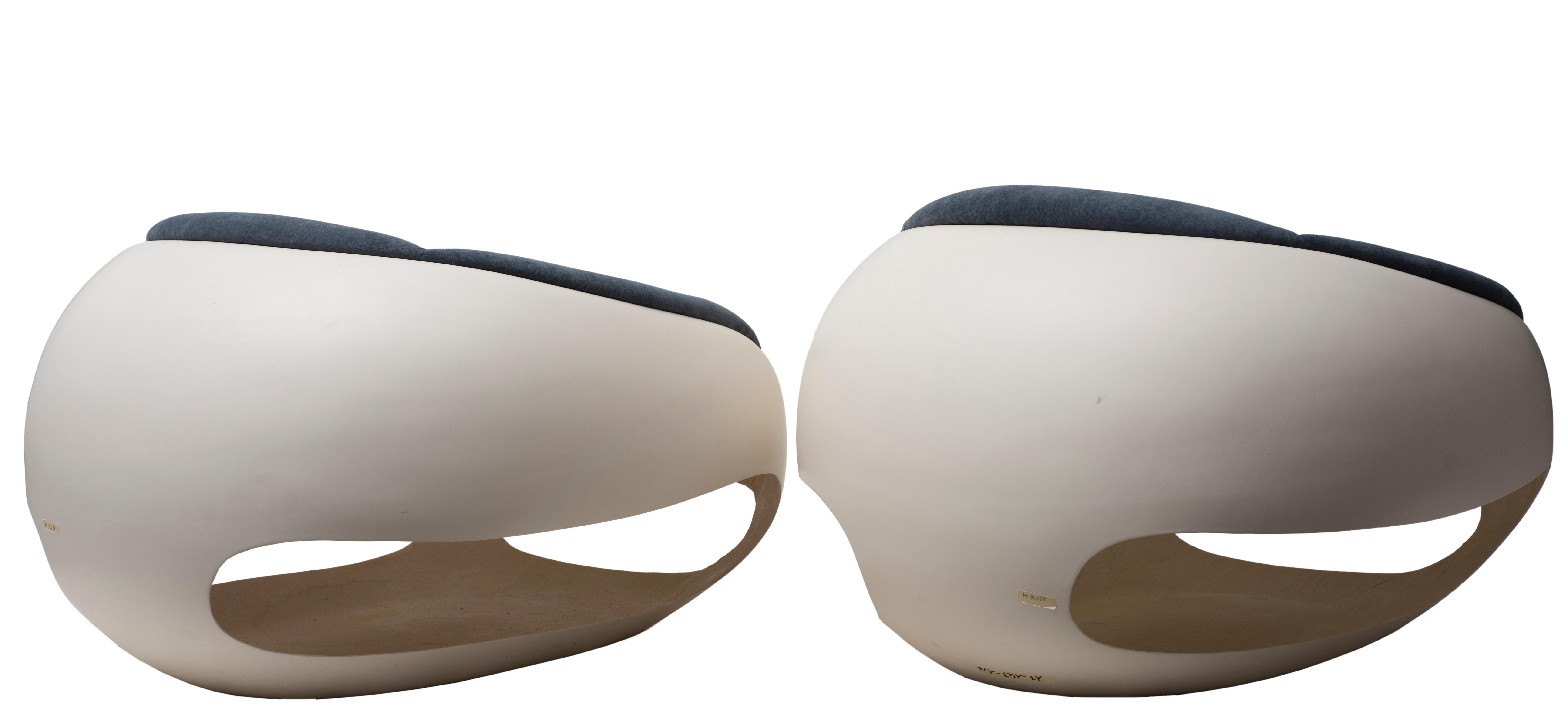 Italian Pair of Fiberglass Lounge Chairs by Mario Sabot