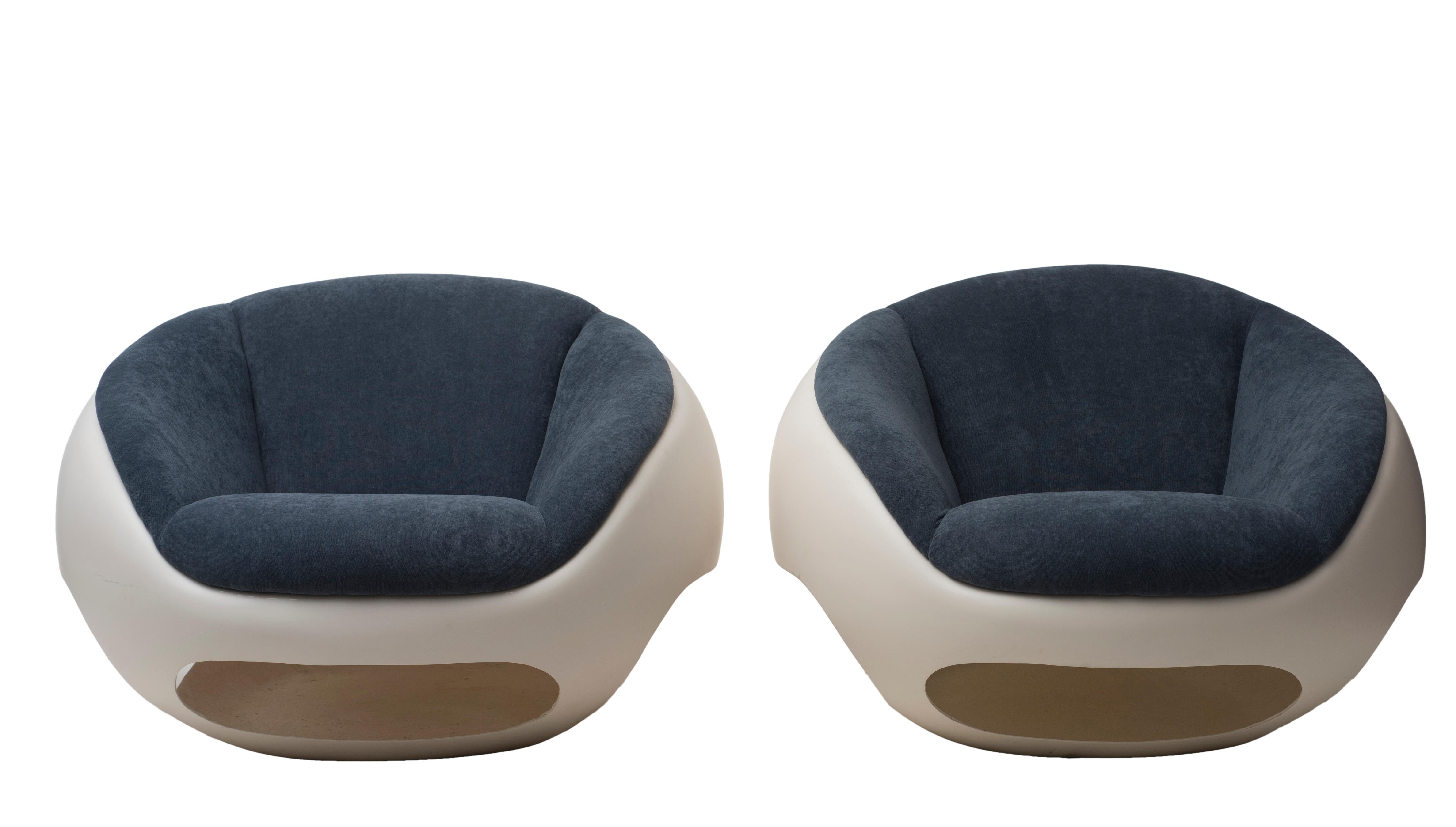 Pair of Fiberglass Lounge Chairs by Mario Sabot In Good Condition In Roma, IT