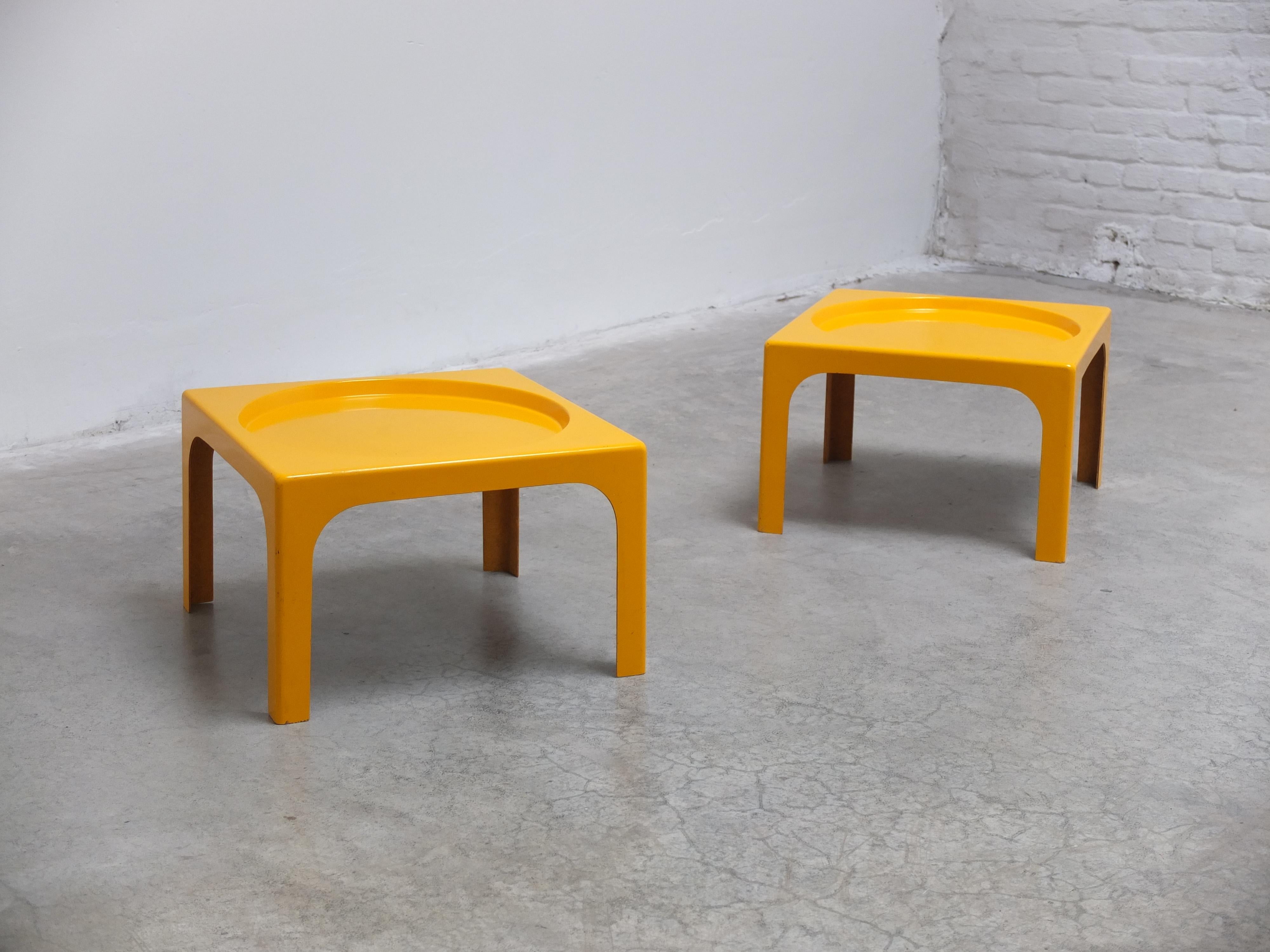 Paire de tables d'appoint en fibre de verre par Marc Berthier pour Prisunic, 1970 en vente 6
