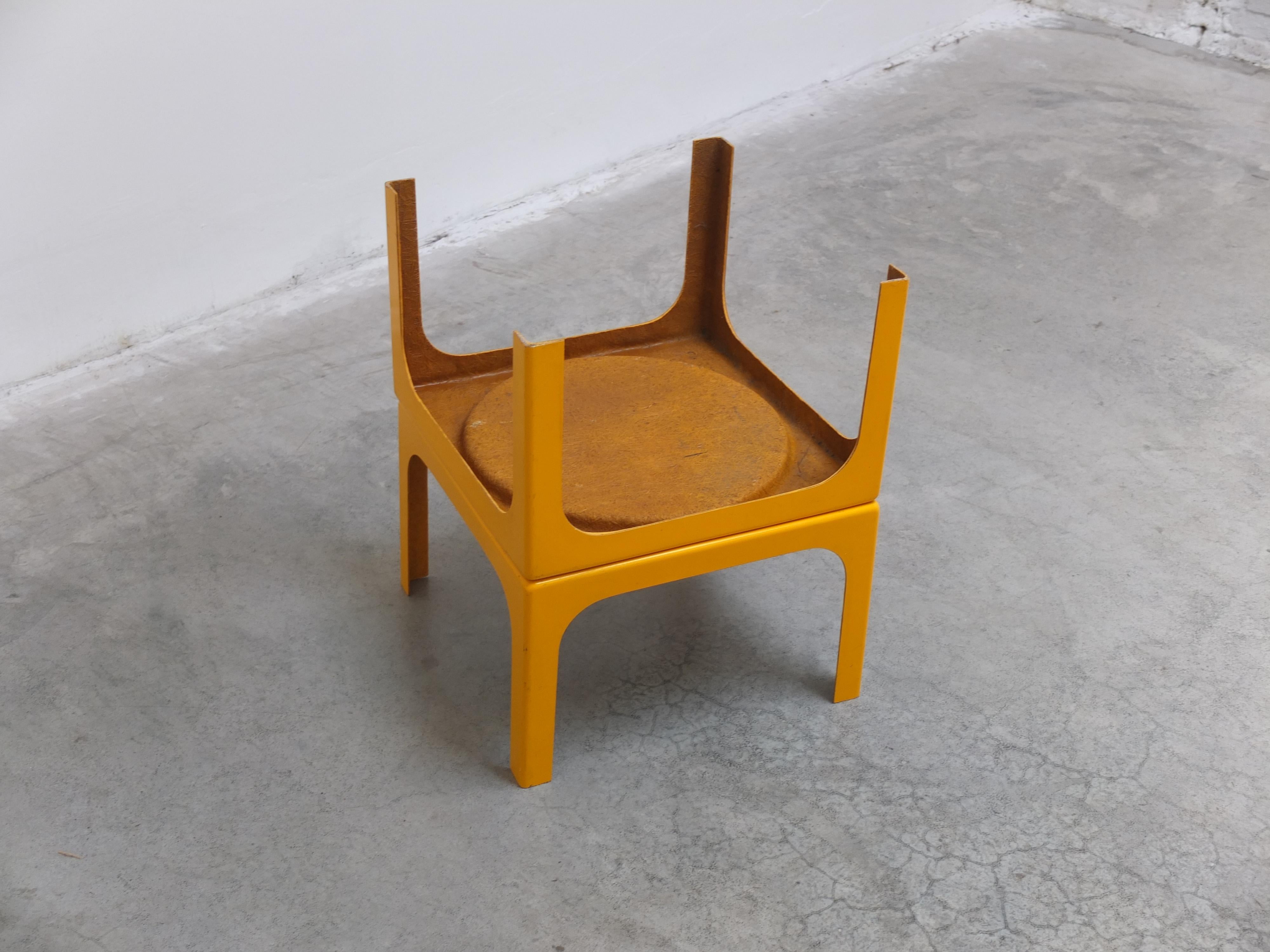 Paire de tables d'appoint en fibre de verre par Marc Berthier pour Prisunic, 1970 en vente 7