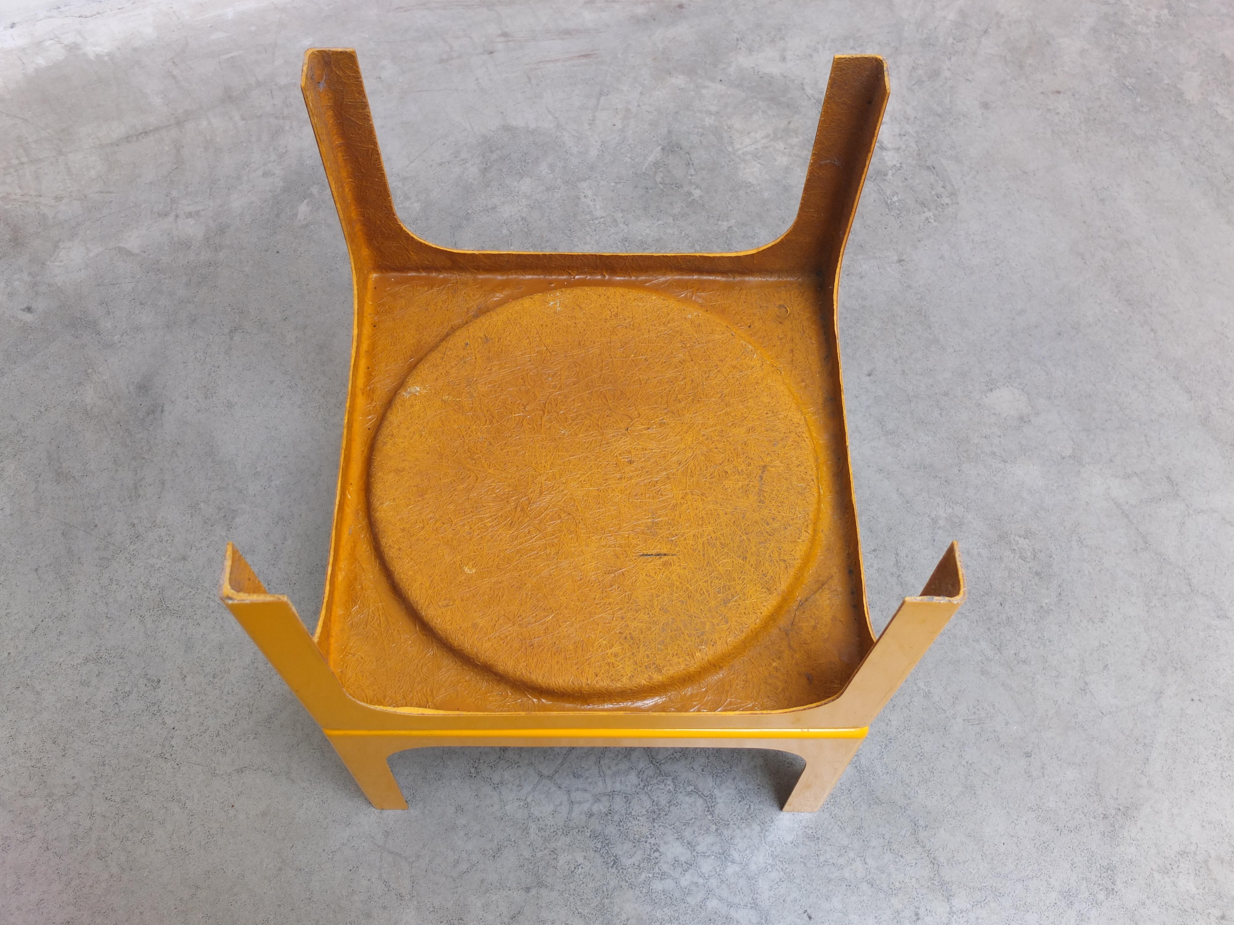 Paire de tables d'appoint en fibre de verre par Marc Berthier pour Prisunic, 1970 en vente 8