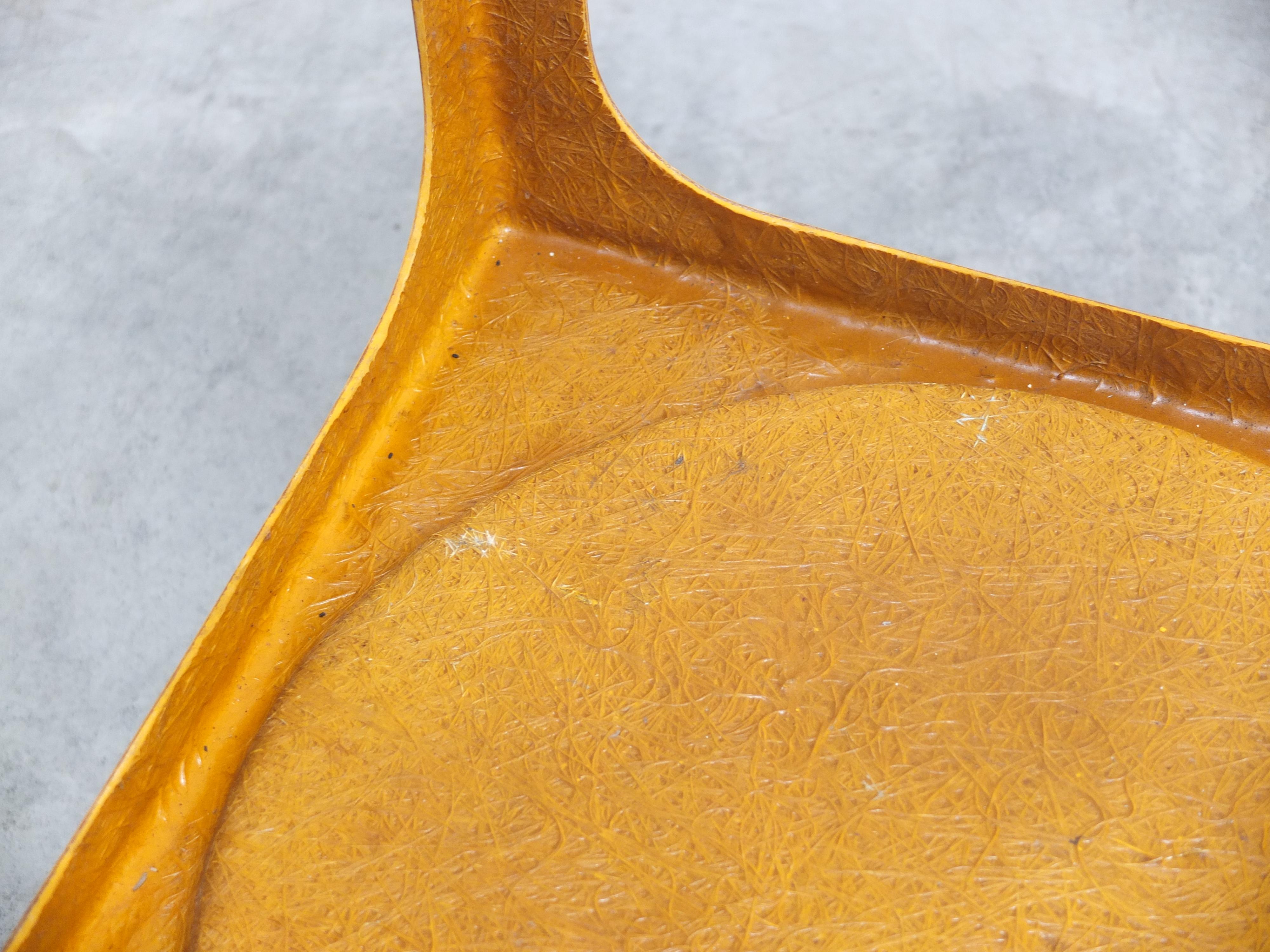 Paire de tables d'appoint en fibre de verre par Marc Berthier pour Prisunic, 1970 en vente 9