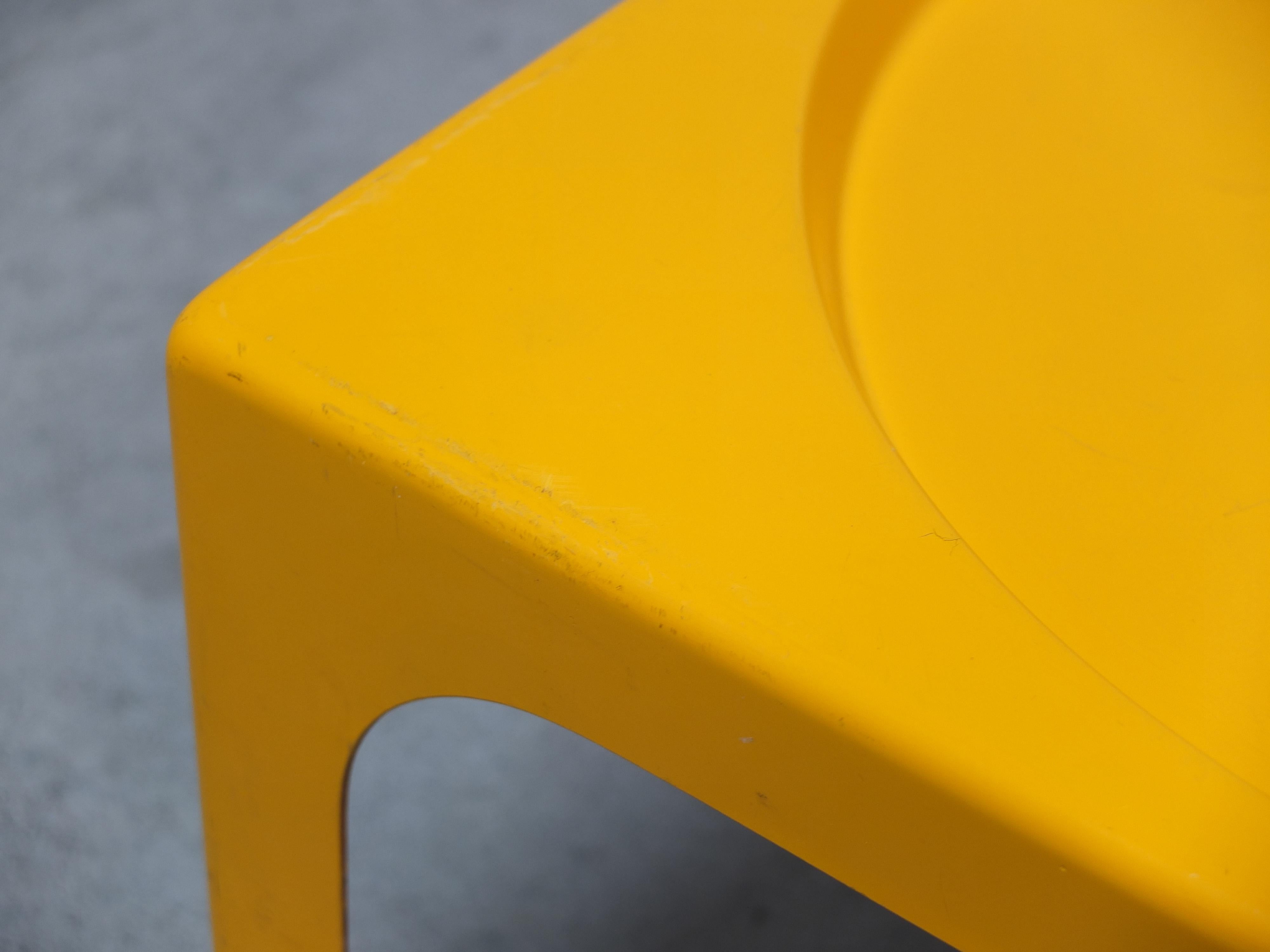 Paire de tables d'appoint en fibre de verre par Marc Berthier pour Prisunic, 1970 en vente 2