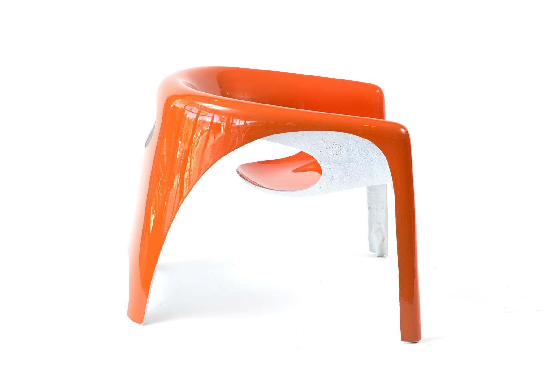 Pair of Fibrella Fiberglass Lounge Chairs at 1stDibs fibrella lounge