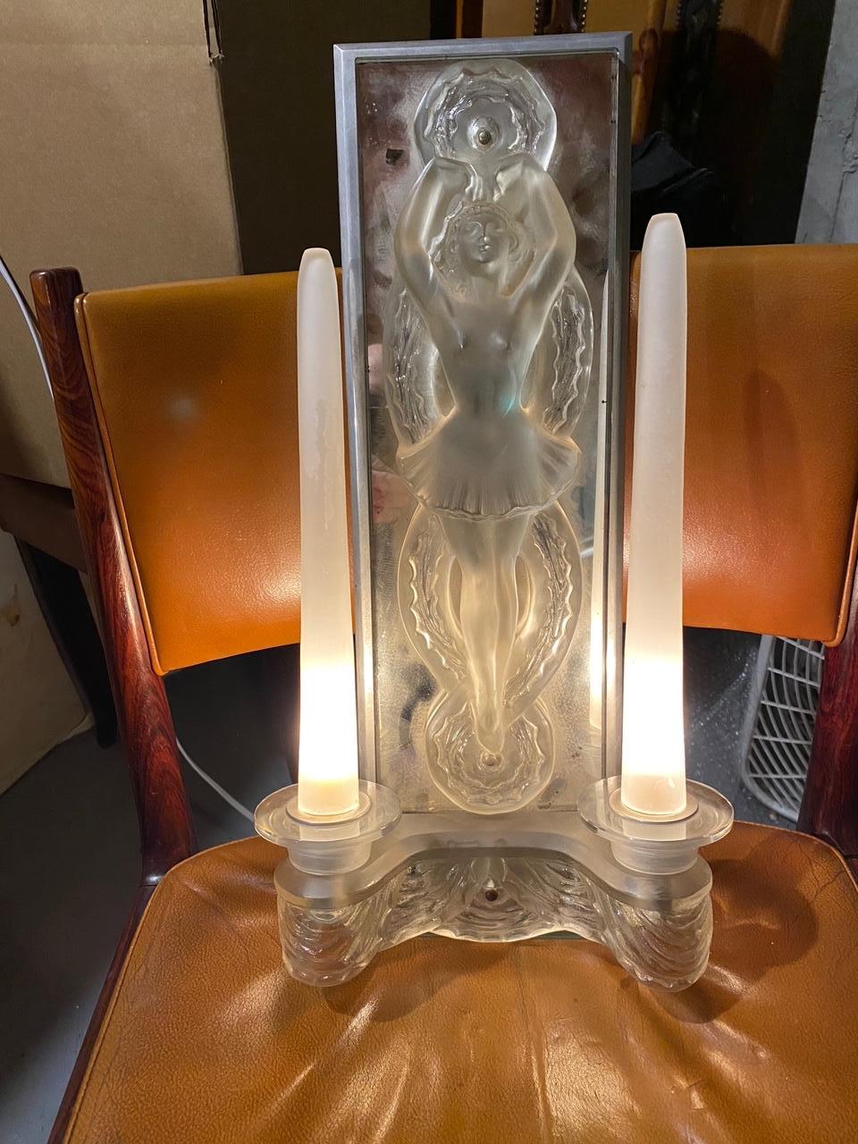 Pair of Figural Art Deco Sconces by Marc Lalique In Good Condition For Sale In Bridgewater, CT