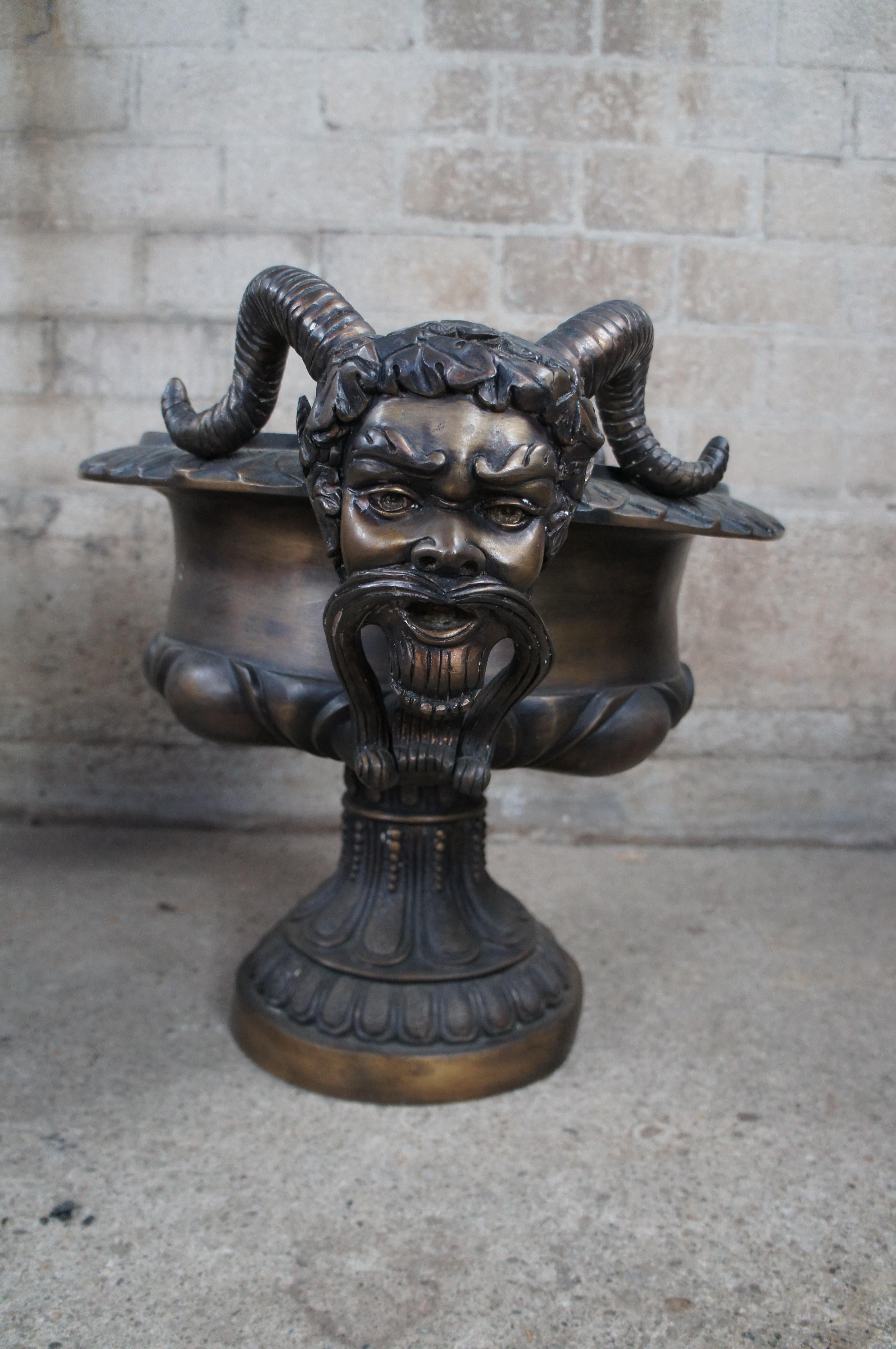 XX secolo Pair of Figural Bronze Bacchus Tazza Garden Urns Footed Planter Jardinière 27