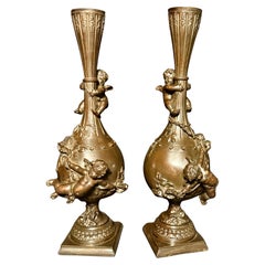 Paar figurale Bronzevasen von Louis Moreau