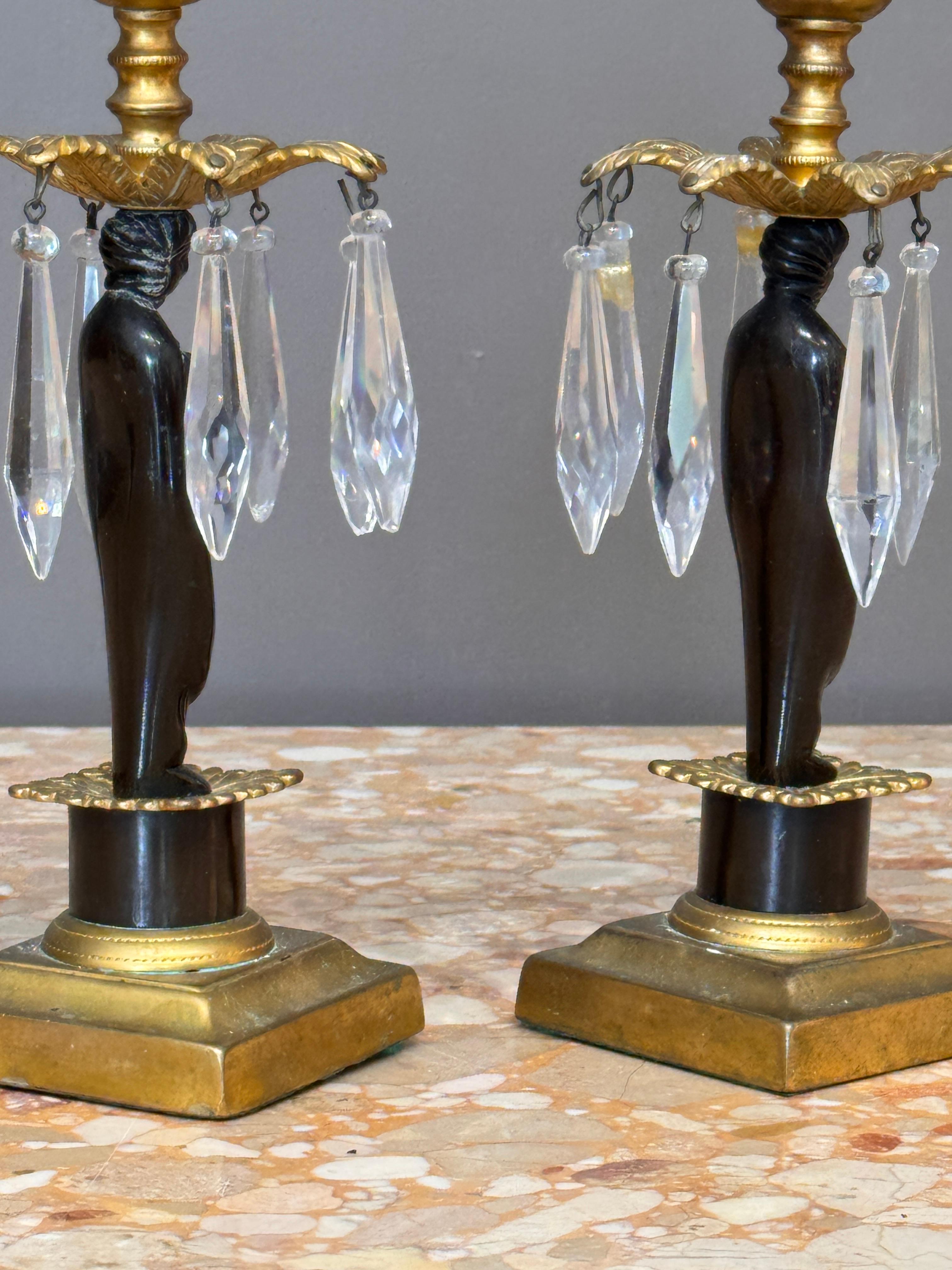 Pair of Figural Ormolu and Patinated Bronze Girandoles en venta 2