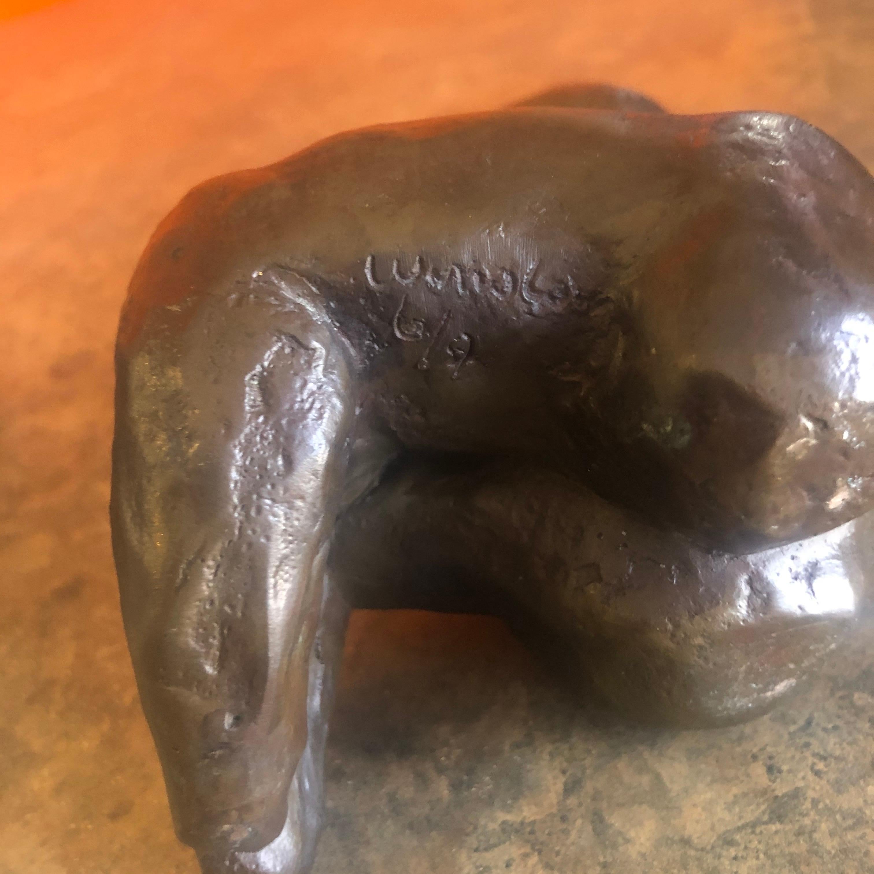 Paar figürliche weibliche Bronzeskulpturen von Robert Winslow im Angebot 7