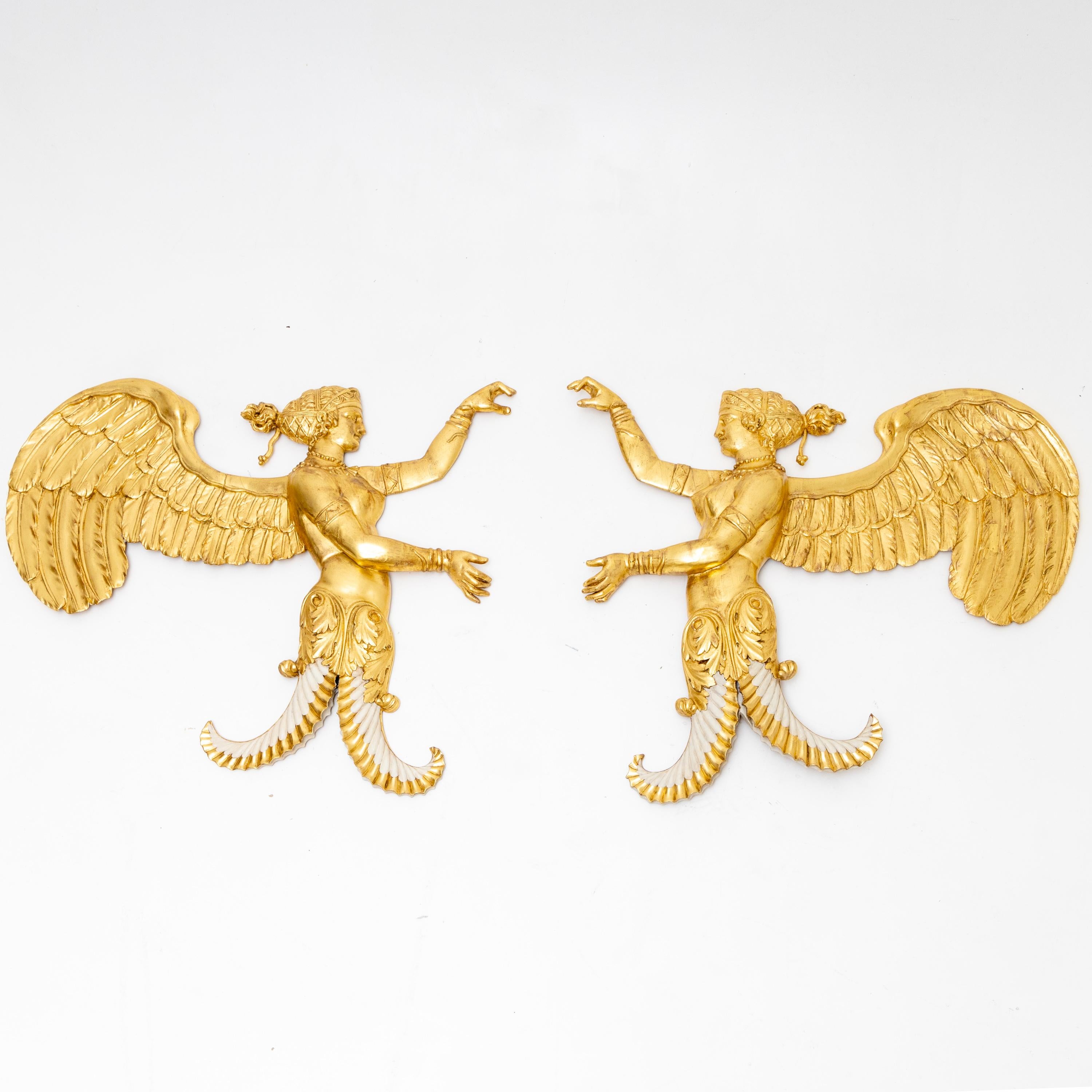 Pair of Figurative Gilt Wall Reliefs, Italy, Early 19th Century In Good Condition In Greding, DE