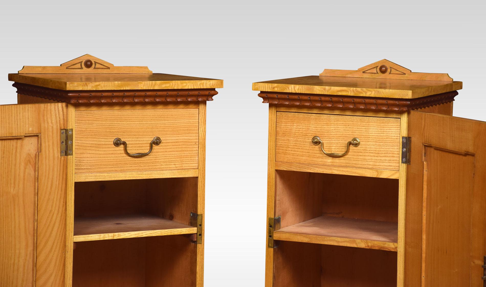 Pair of Figured Ash Bedside Cabinets In Good Condition For Sale In Cheshire, GB