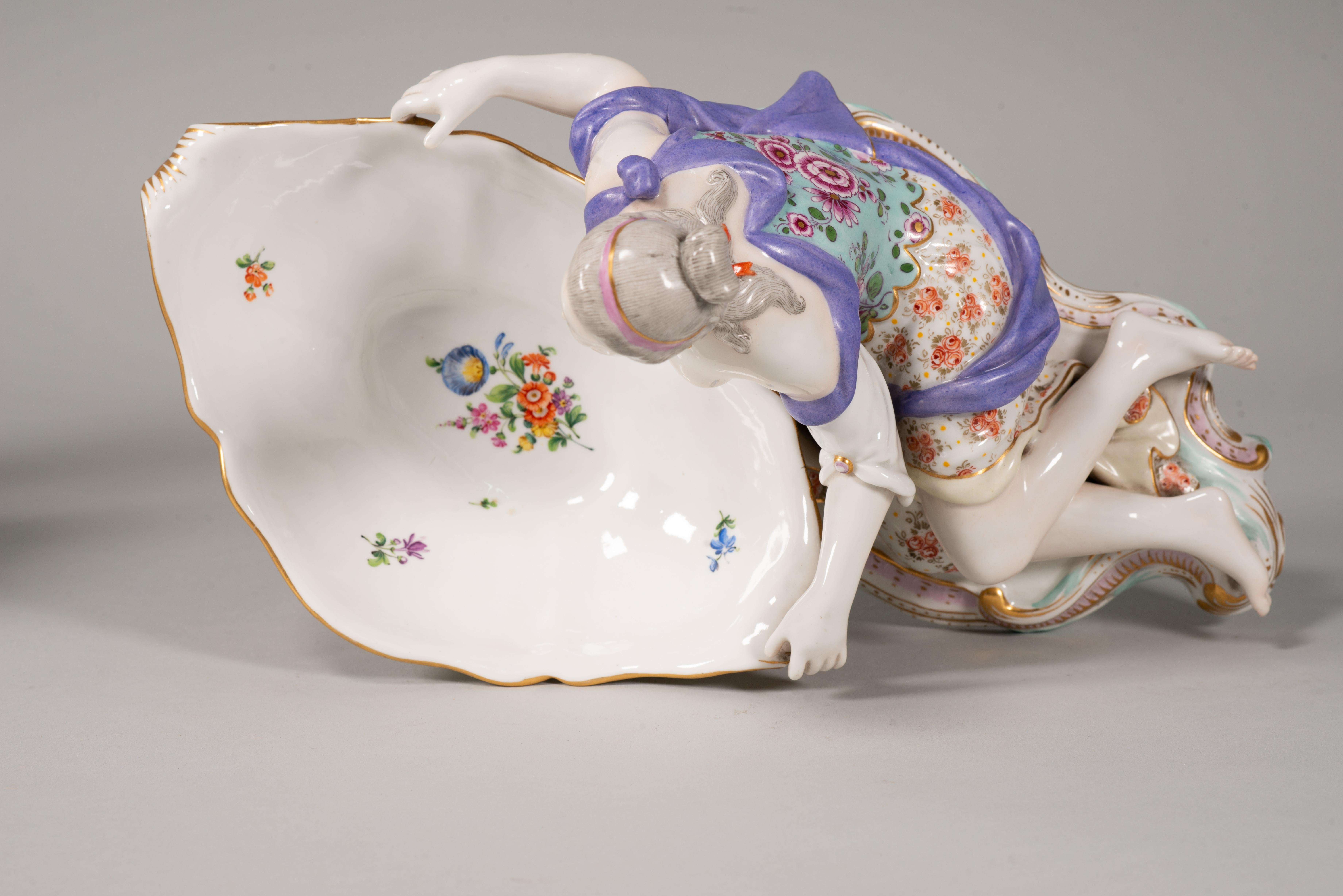 Pair of figurine jam trays. Enameled porcelain. Meissen, late 19th century. For Sale 3