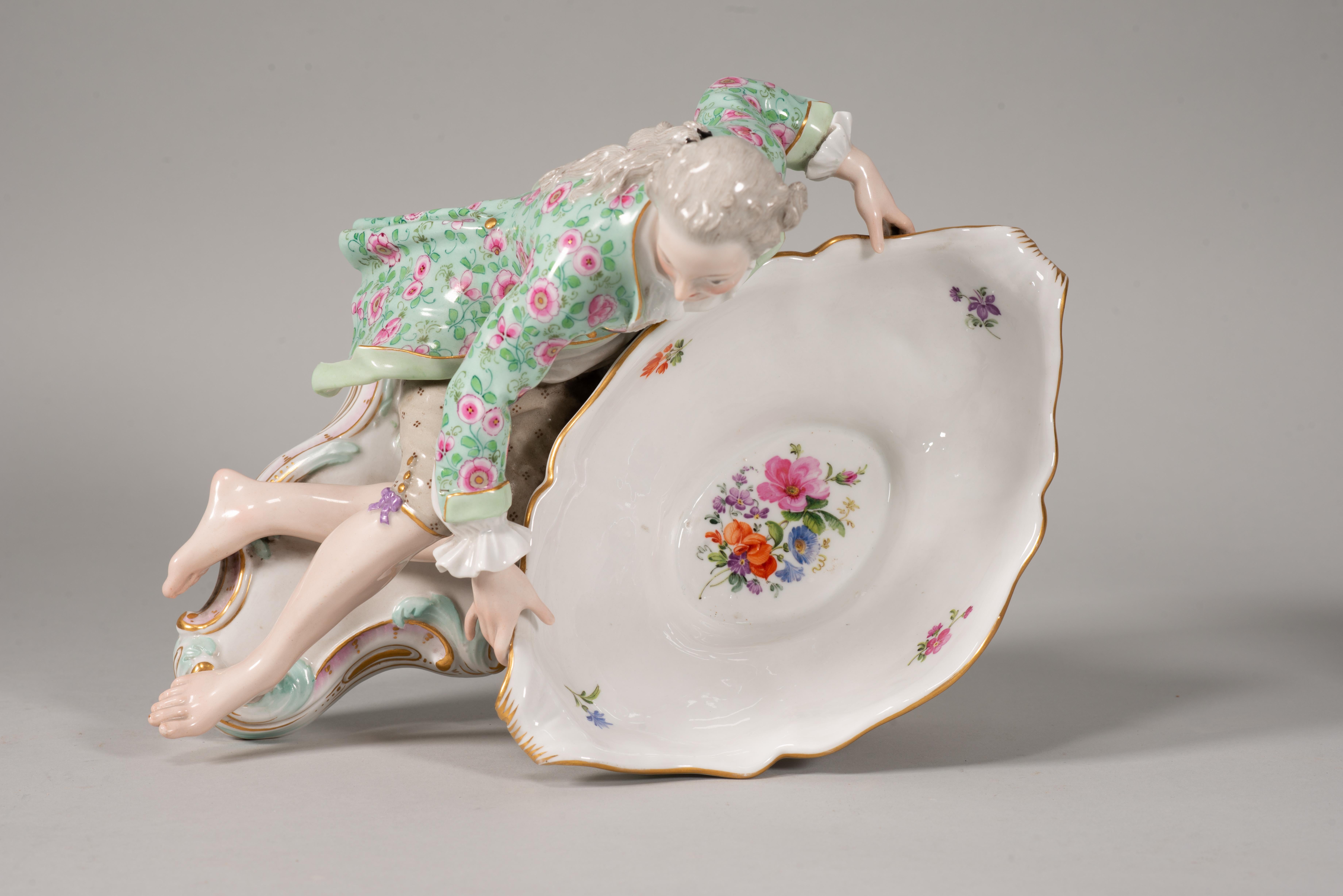 Pair of figurine jam trays. Enameled porcelain. Meissen, late 19th century. For Sale 5