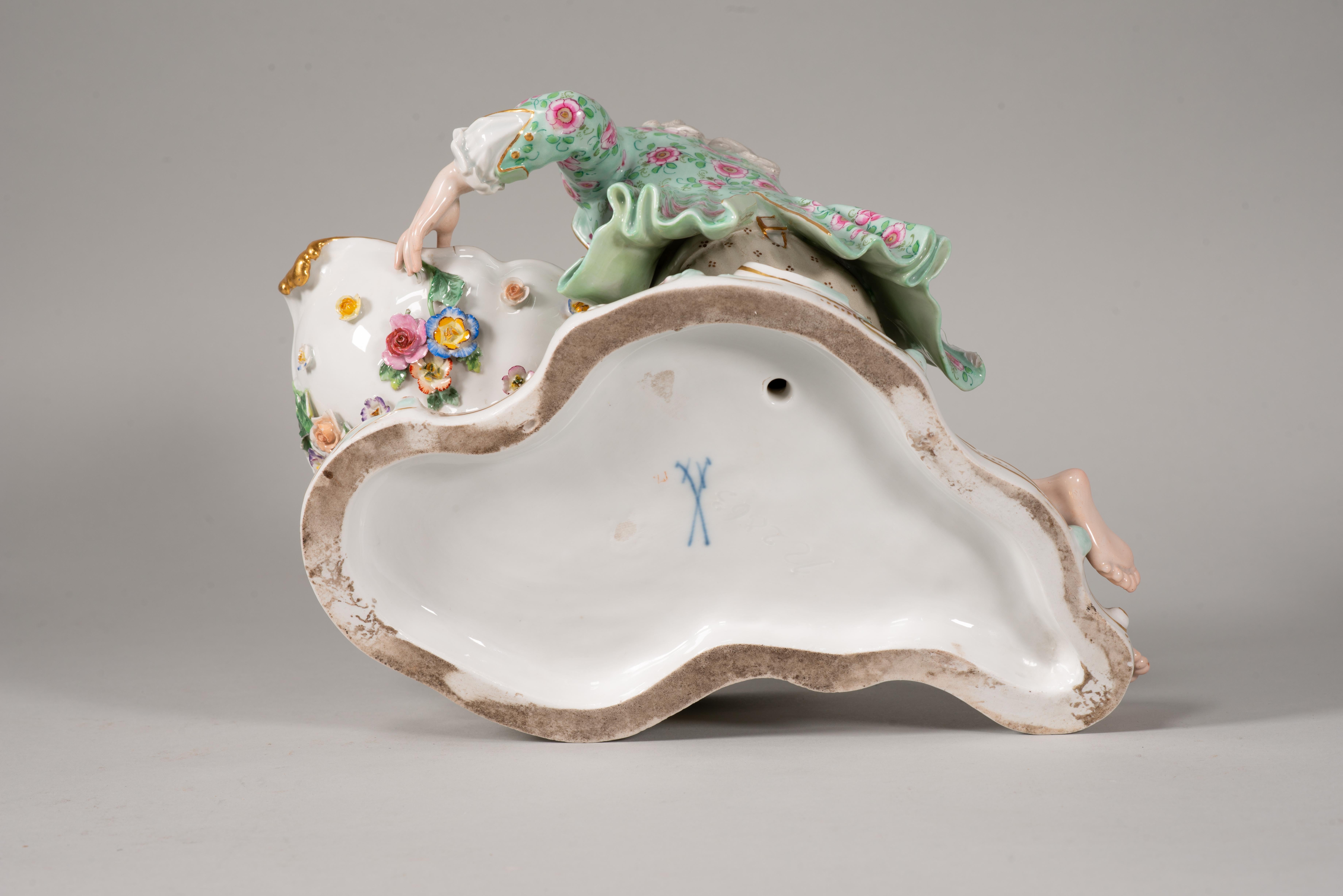 Pair of figurine jam trays. Enameled porcelain. Meissen, late 19th century. For Sale 6