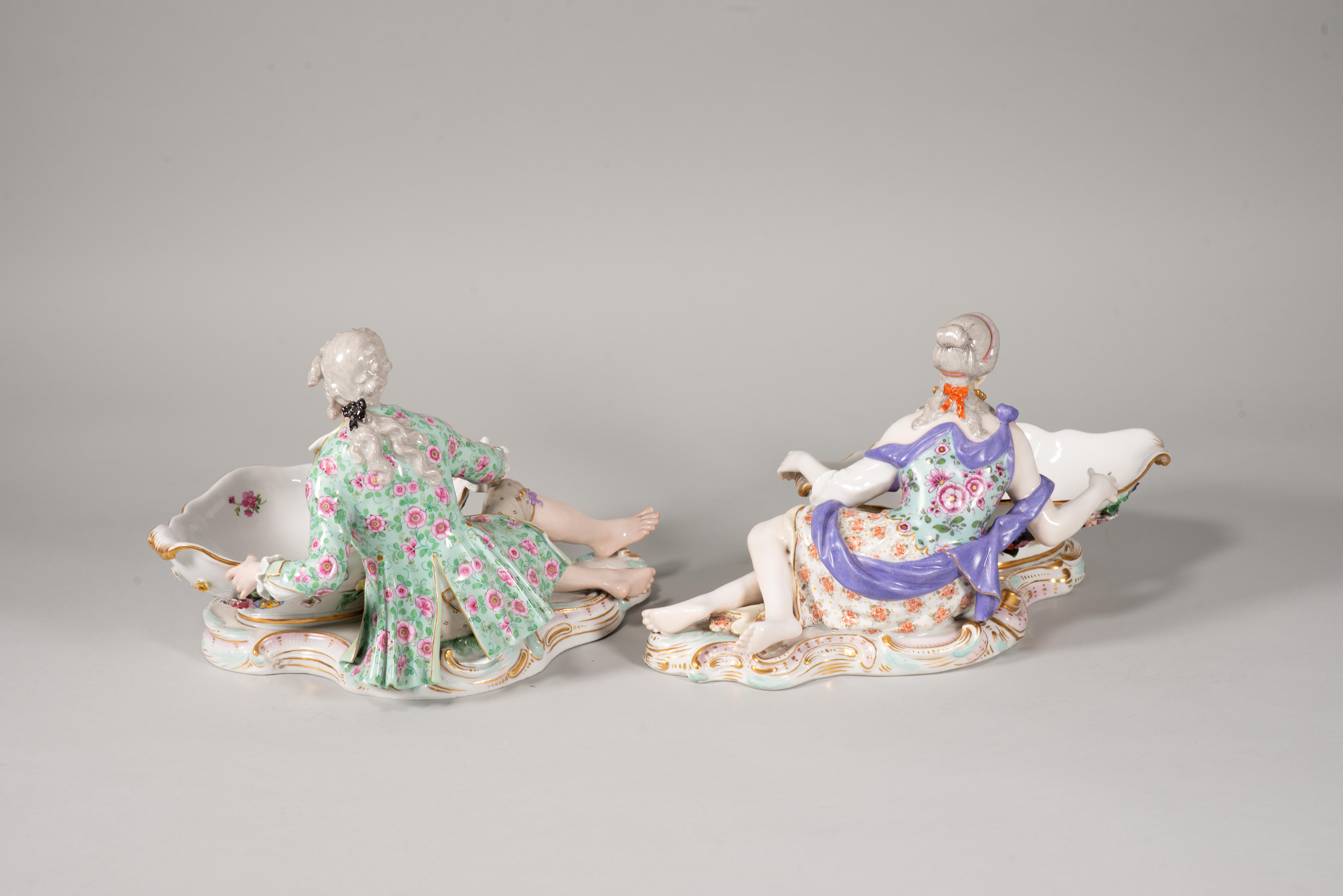 German Pair of figurine jam trays. Enameled porcelain. Meissen, late 19th century. For Sale