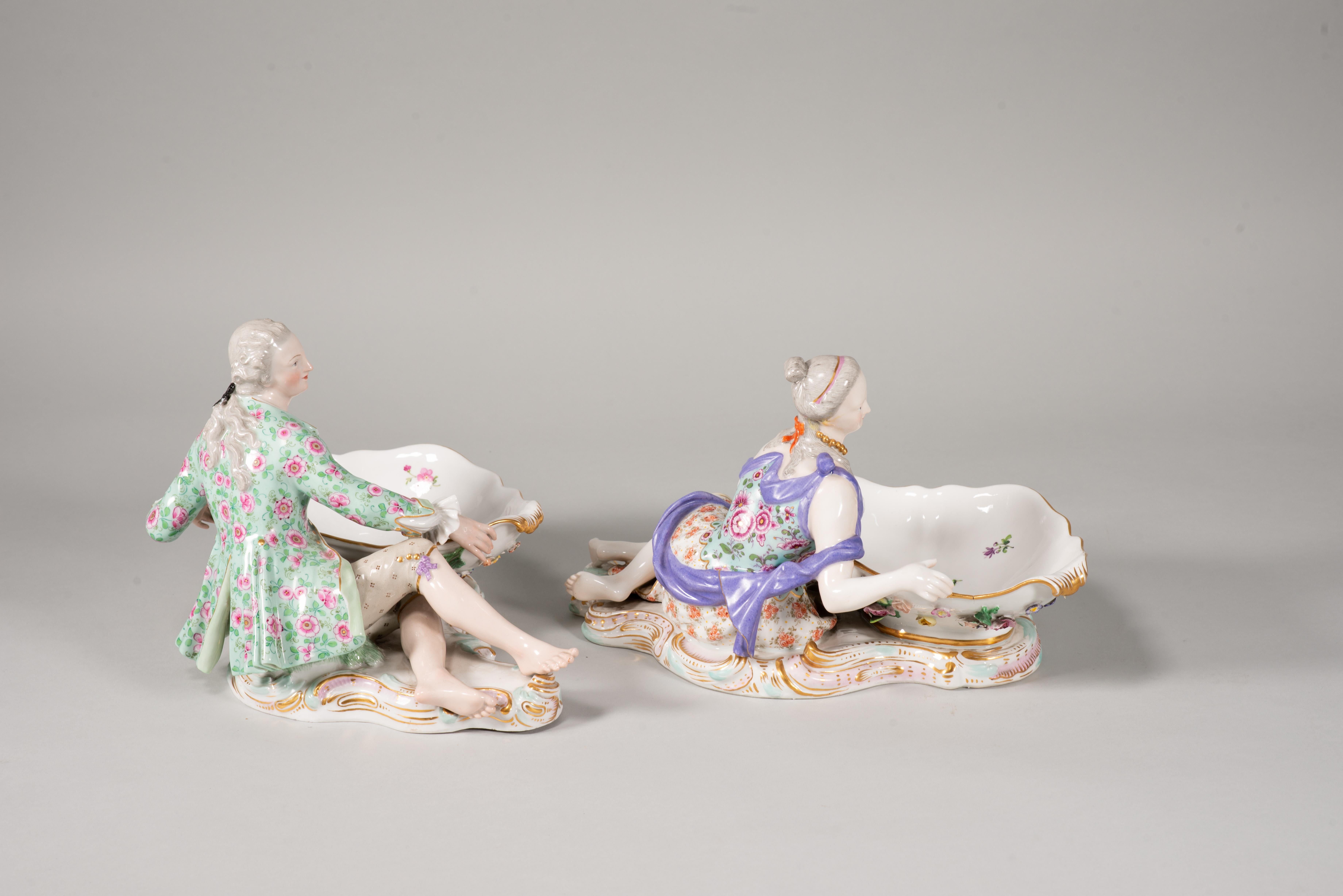 Pair of figurine jam trays. Enameled porcelain. Meissen, late 19th century. In Fair Condition For Sale In Madrid, ES