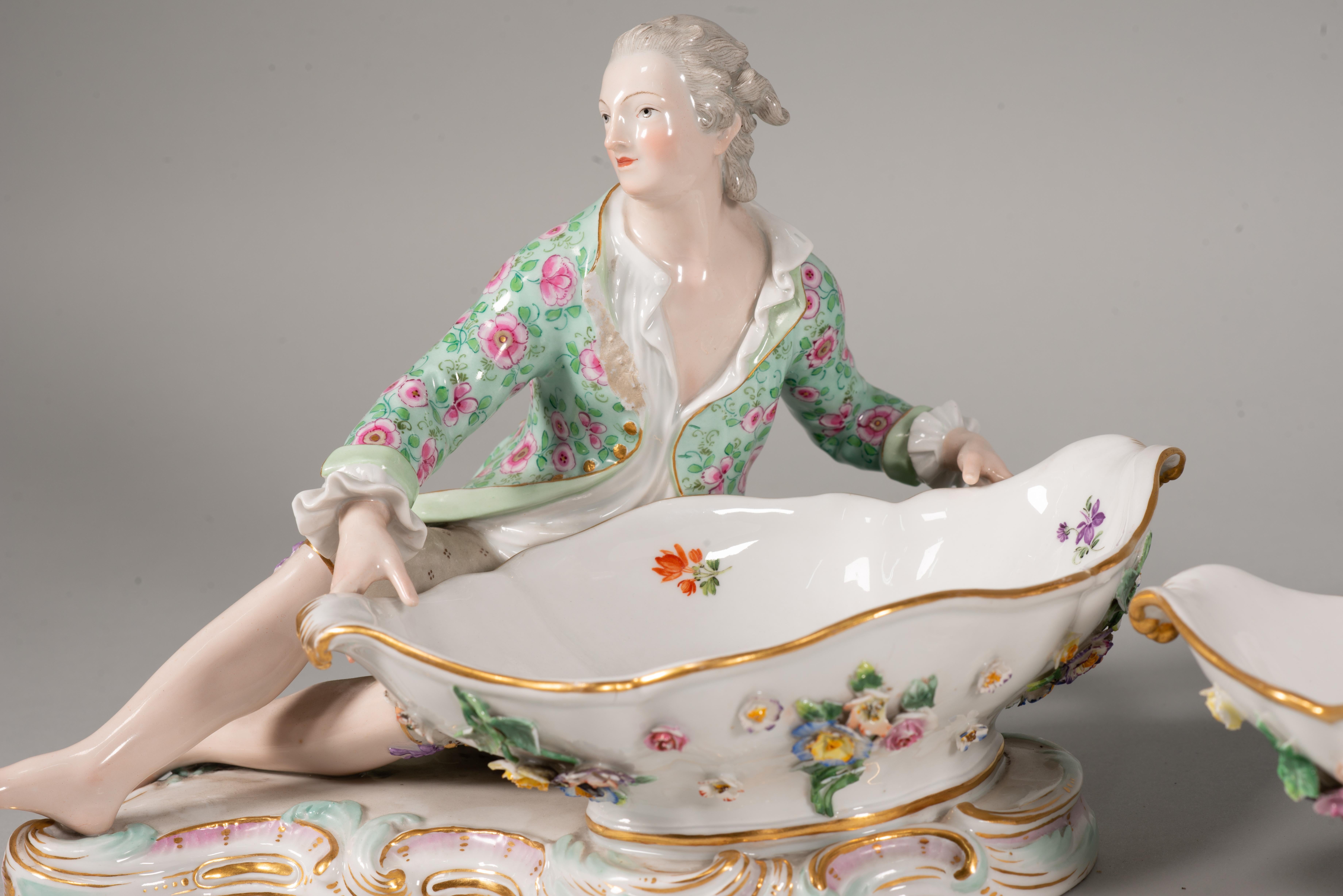 Pair of figurine jam trays. Enameled porcelain. Meissen, late 19th century. For Sale 1
