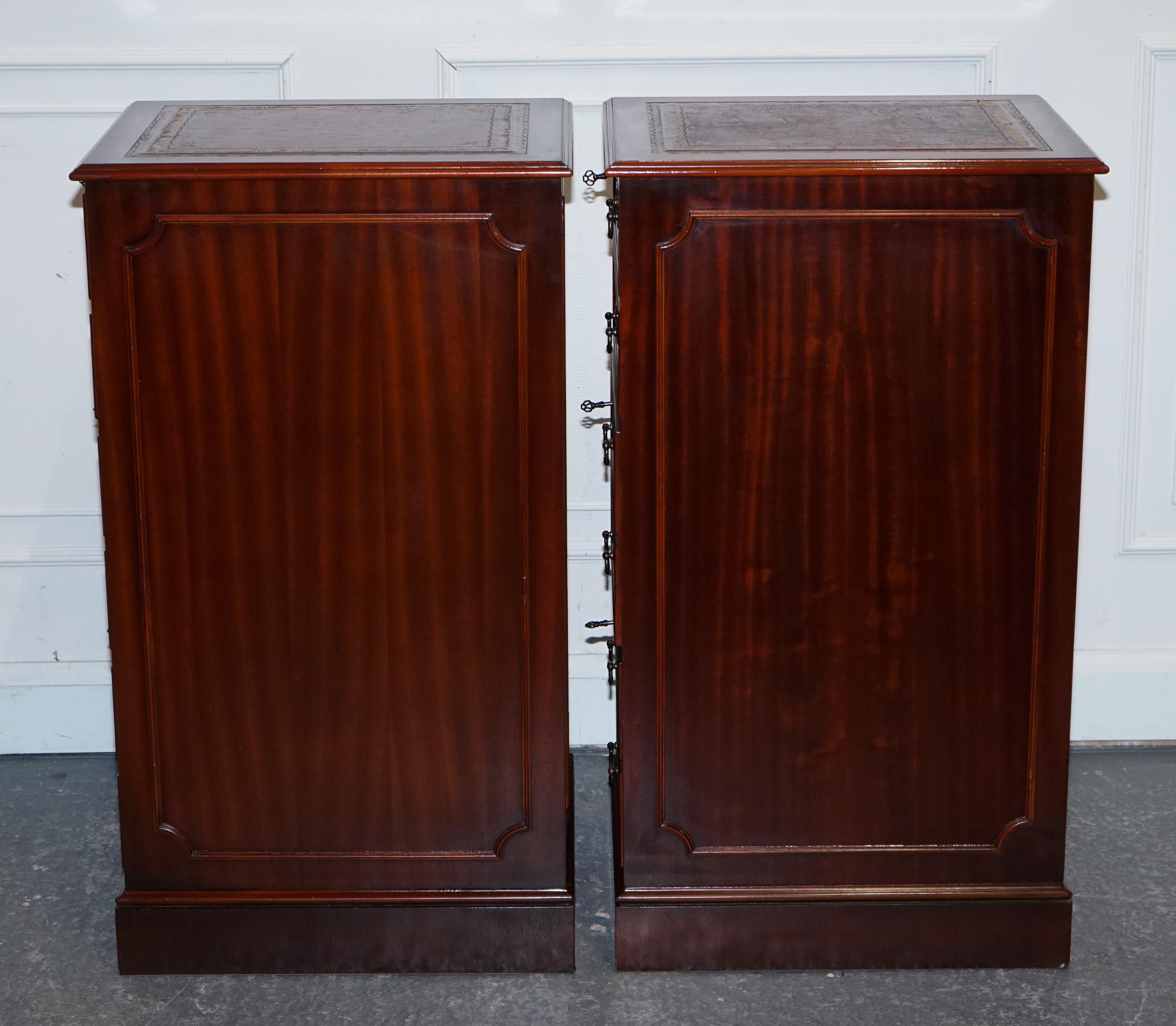 PAIR OF FILLING CABINETS BURGUNDY LEATHER GOLD EMBOSSED TOP 3 SPACiOUS DRAWERS For Sale 11