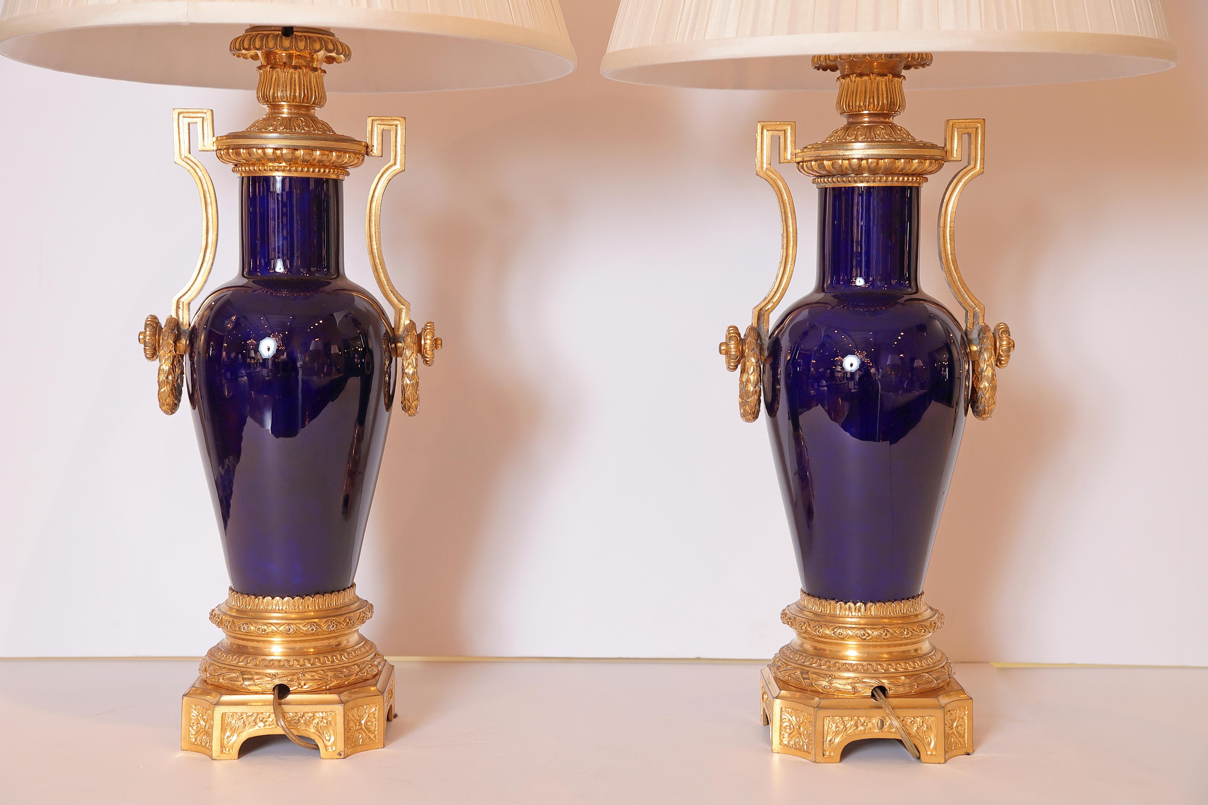 Pair of Fine 19th Century French Sevres Porcelain and Gilt Bronze Urn Lamps 3