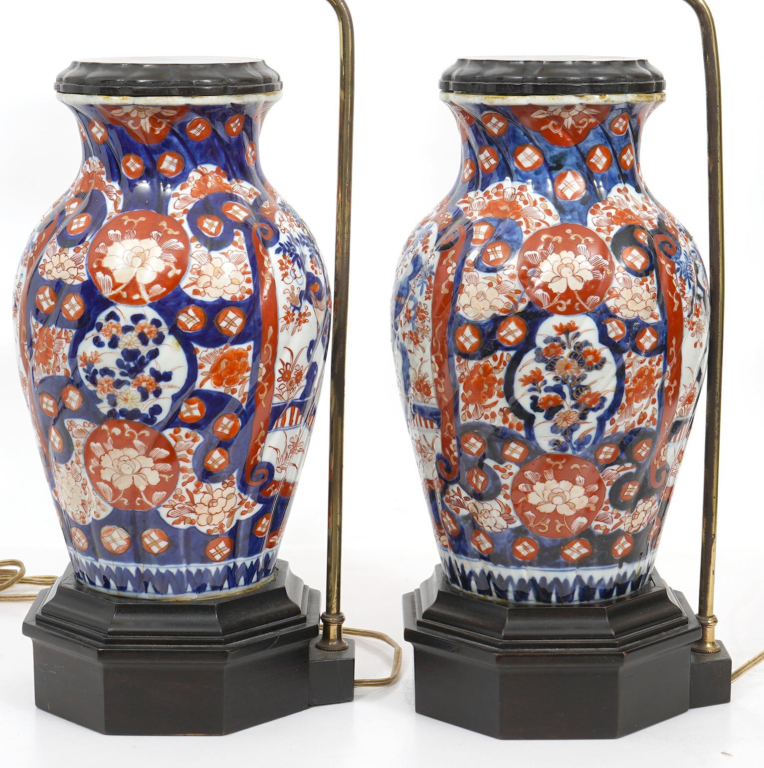 Pair of Fine Antique Japanese Imari Porcelain Lamps 1