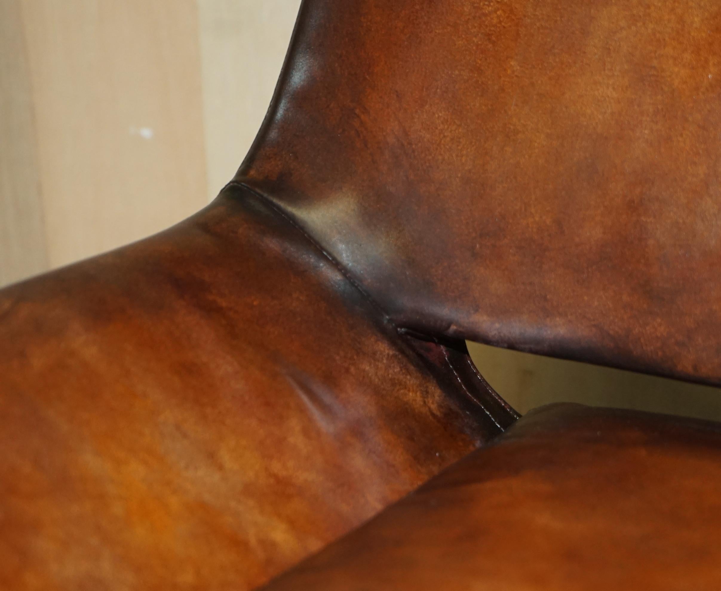 PAIR OF FINE B&B ITALIA METROPOLITAN HAND DYED BROWN LEATHER SWIVEL ARMCHAIRs For Sale 8