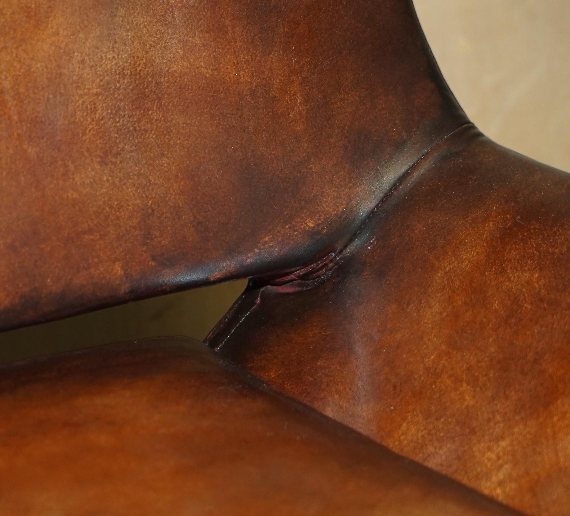 PAIR OF FINE B&B ITALIA METROPOLITAN HAND DYED BROWN LEATHER SWIVEL ARMCHAIRs For Sale 9