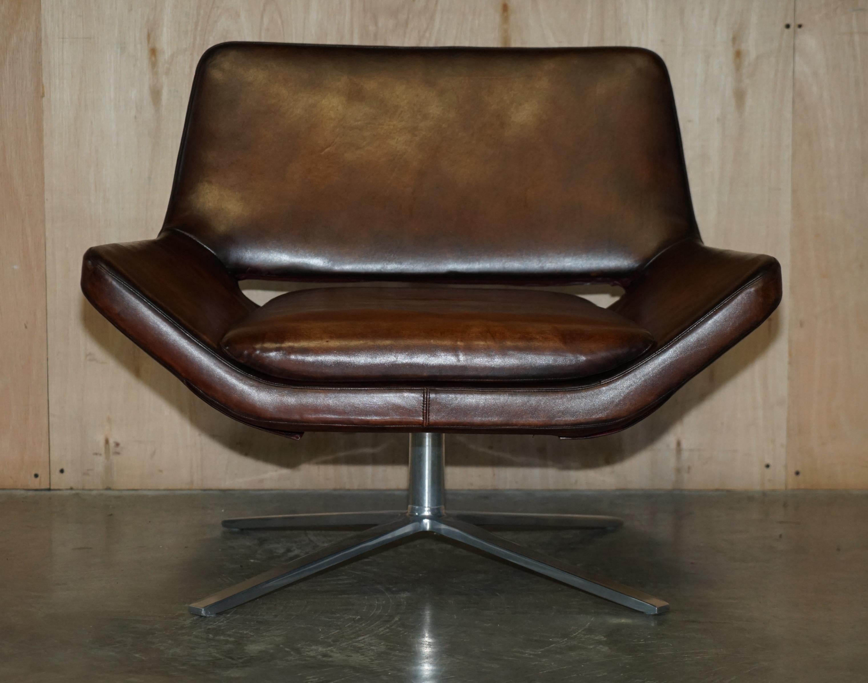 Italian PAIR OF FINE B&B ITALIA METROPOLITAN HAND DYED BROWN LEATHER SWIVEL ARMCHAIRs