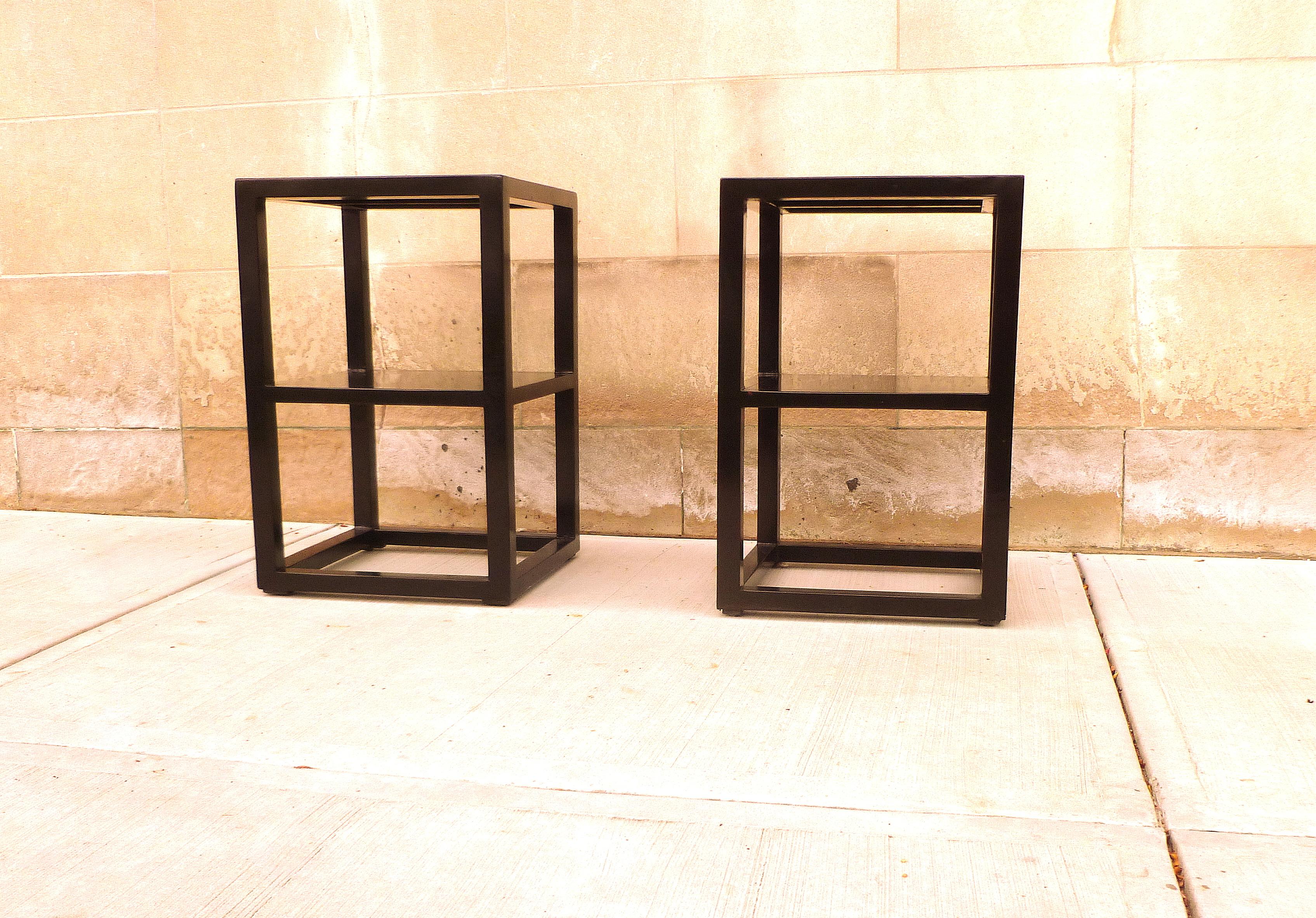 Chinese Pair of Fine Black Lacquer End Tables For Sale