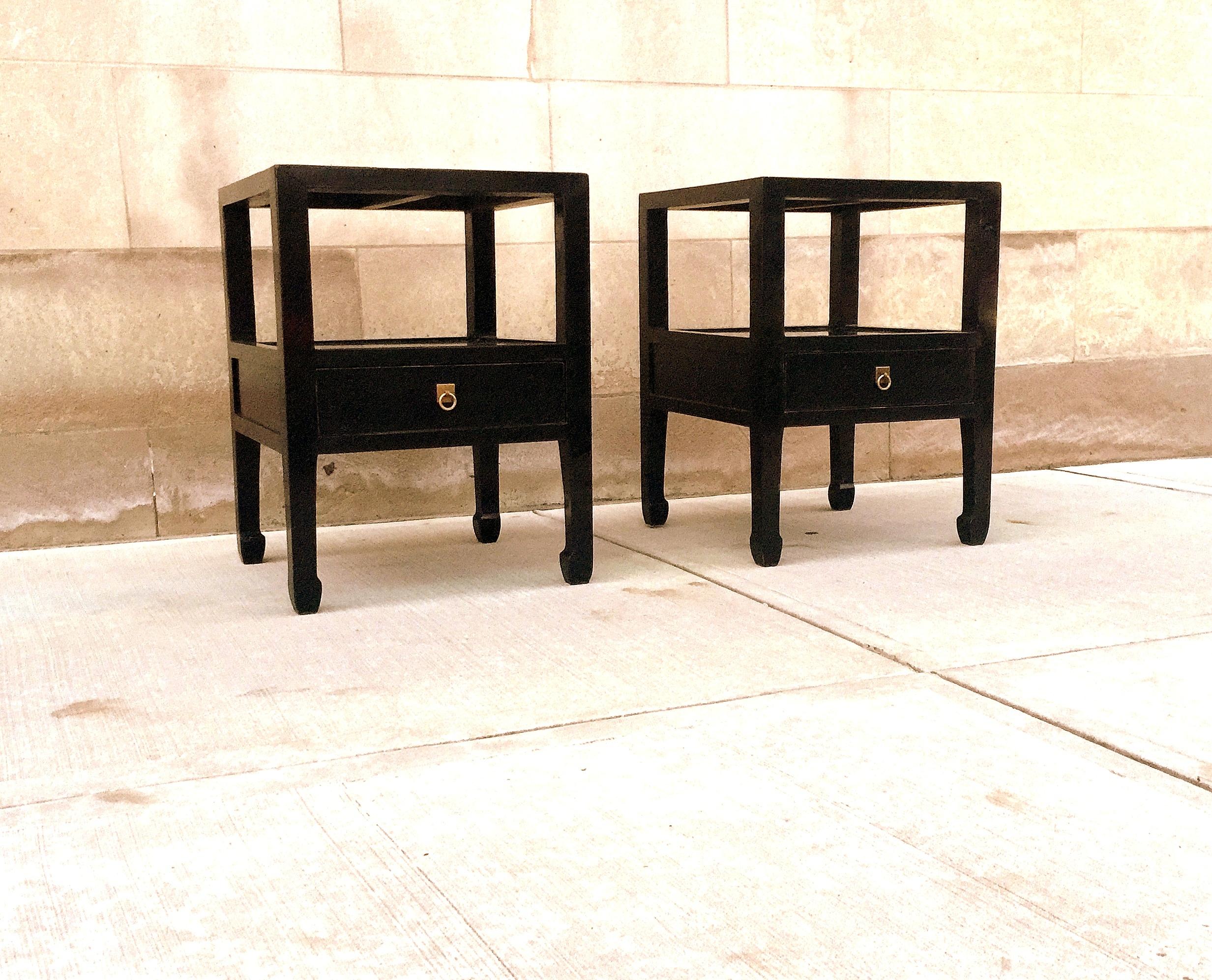 Pair of Fine Black Lacquer End Tables In Excellent Condition In Greenwich, CT