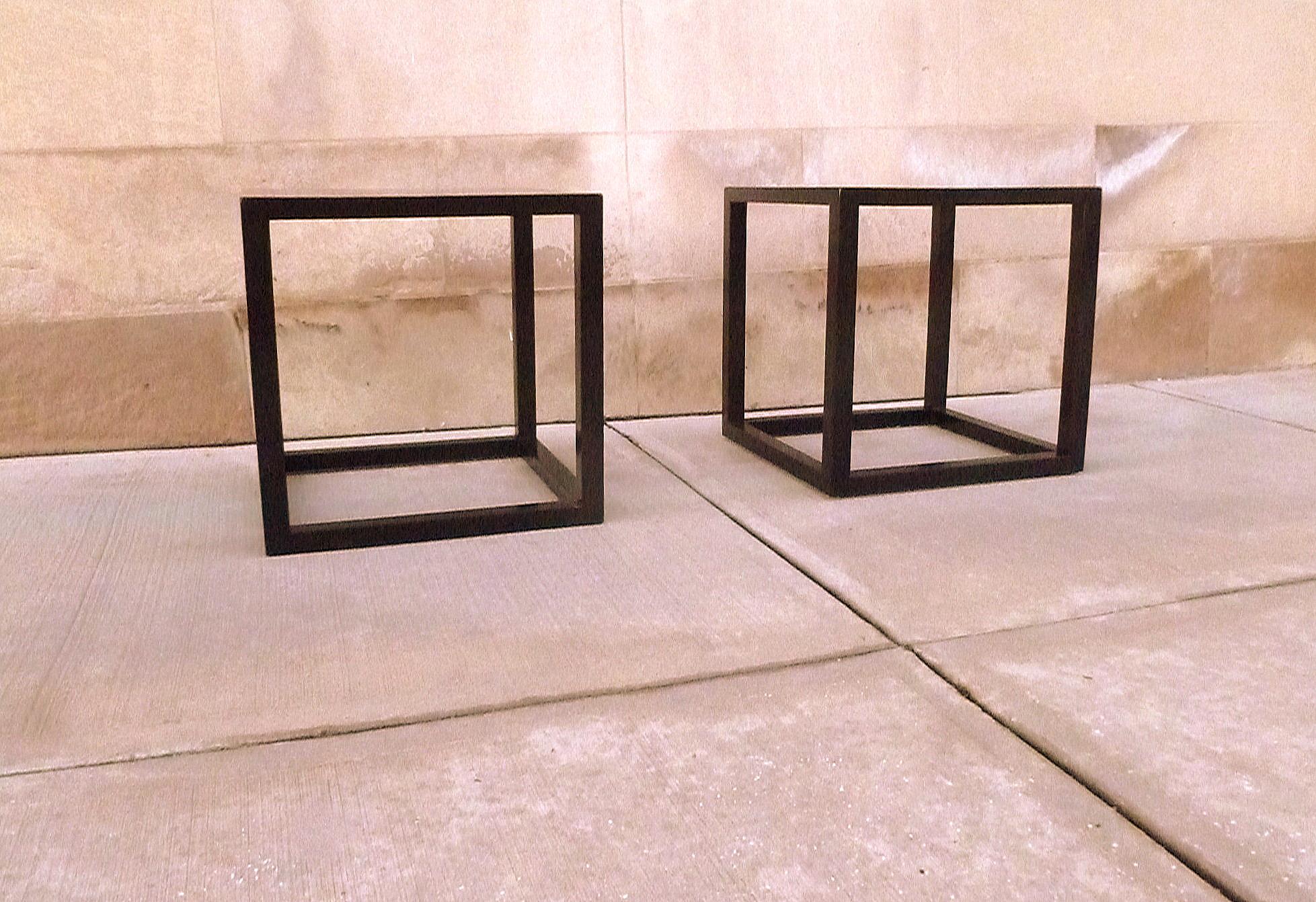 Paar feine schwarze Lack-Endtische im Zustand „Hervorragend“ im Angebot in Greenwich, CT