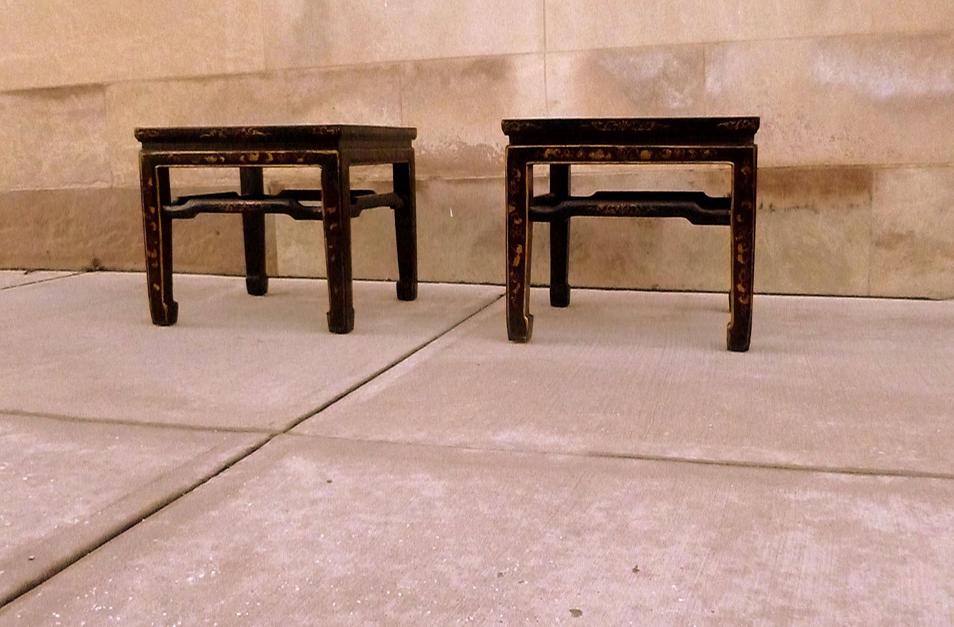 Chinese  Pair of Fine Black Lacquer End Tables with Gilt Motif For Sale