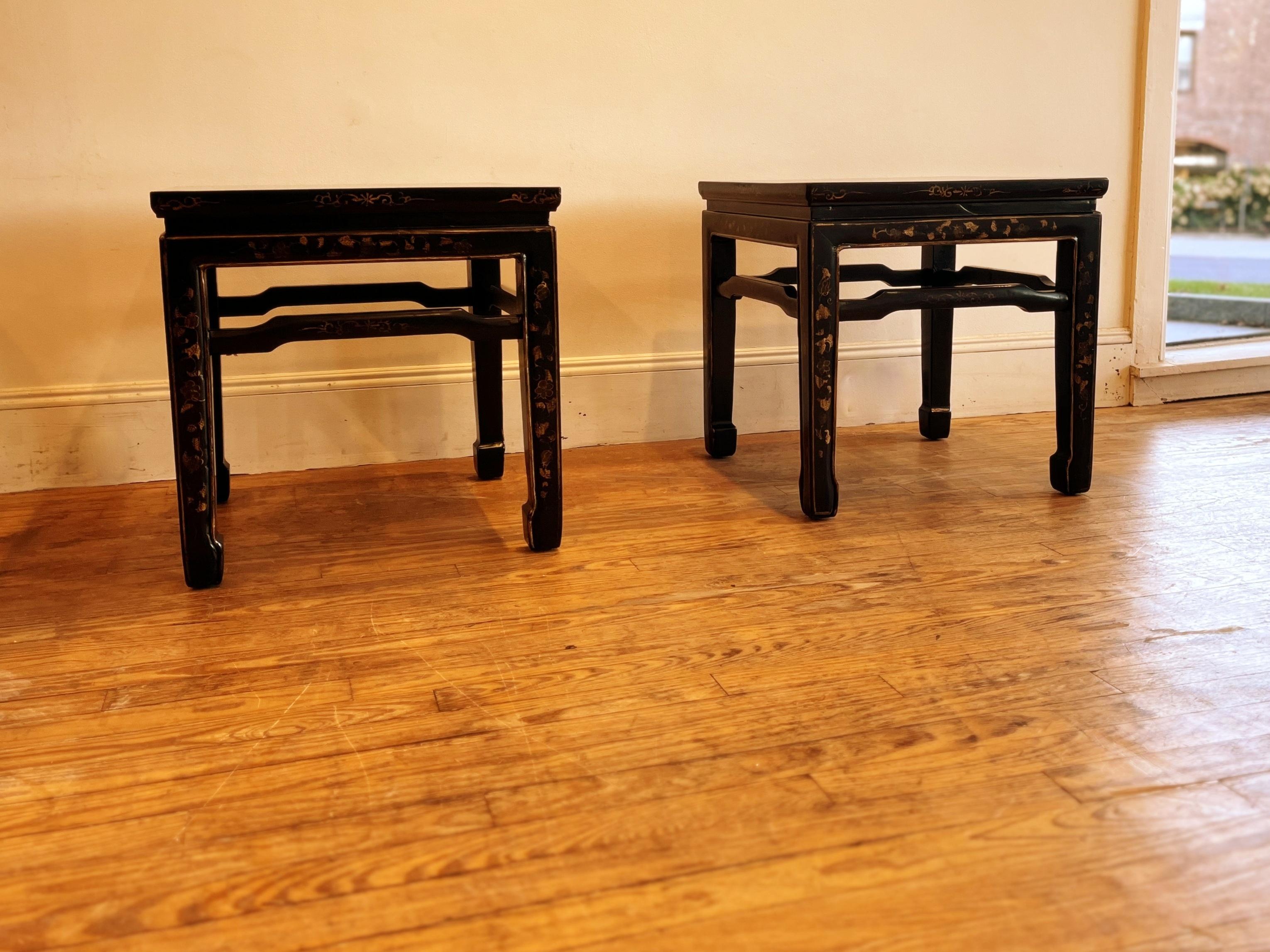 Pair of Fine Black Lacquer End Tables with Gilt Motif For Sale 1
