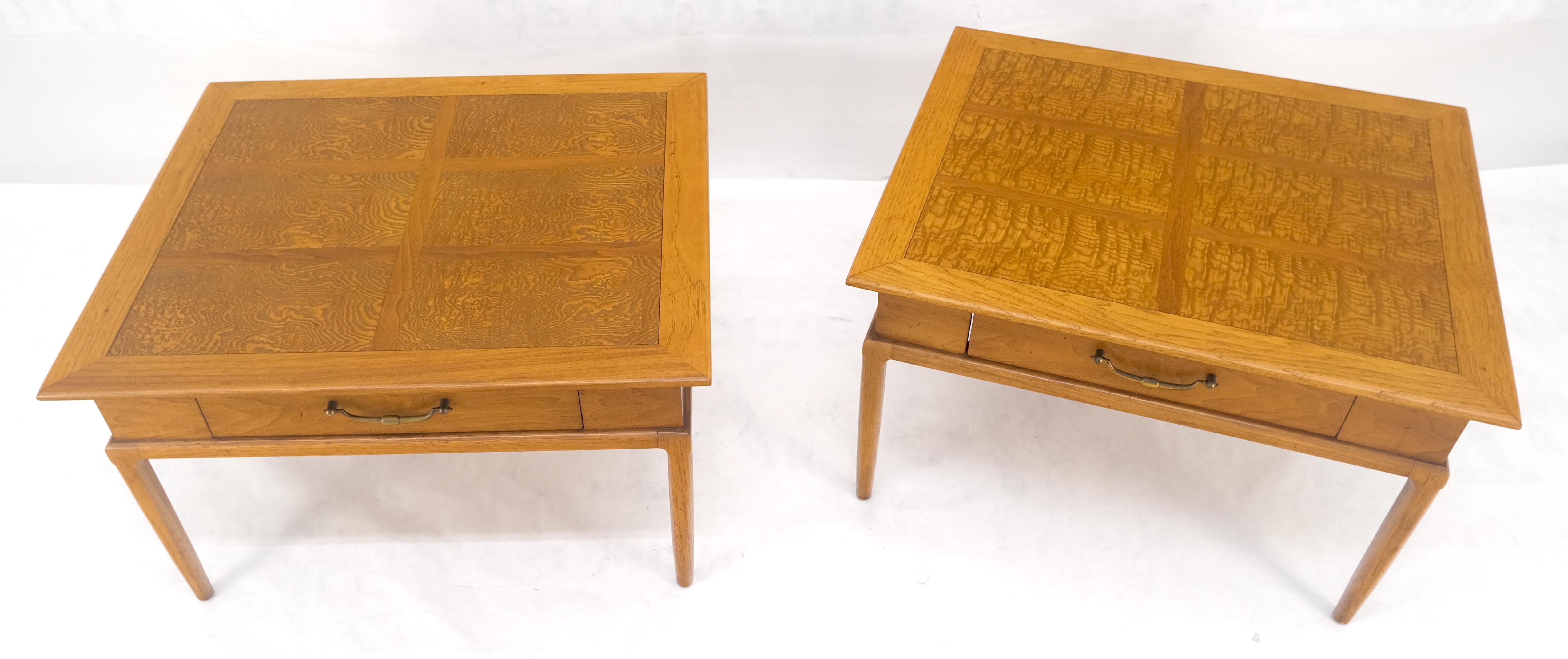 Paire de tables d'appoint carrées en érable tigré blond à un tiroir MINT en vente 3